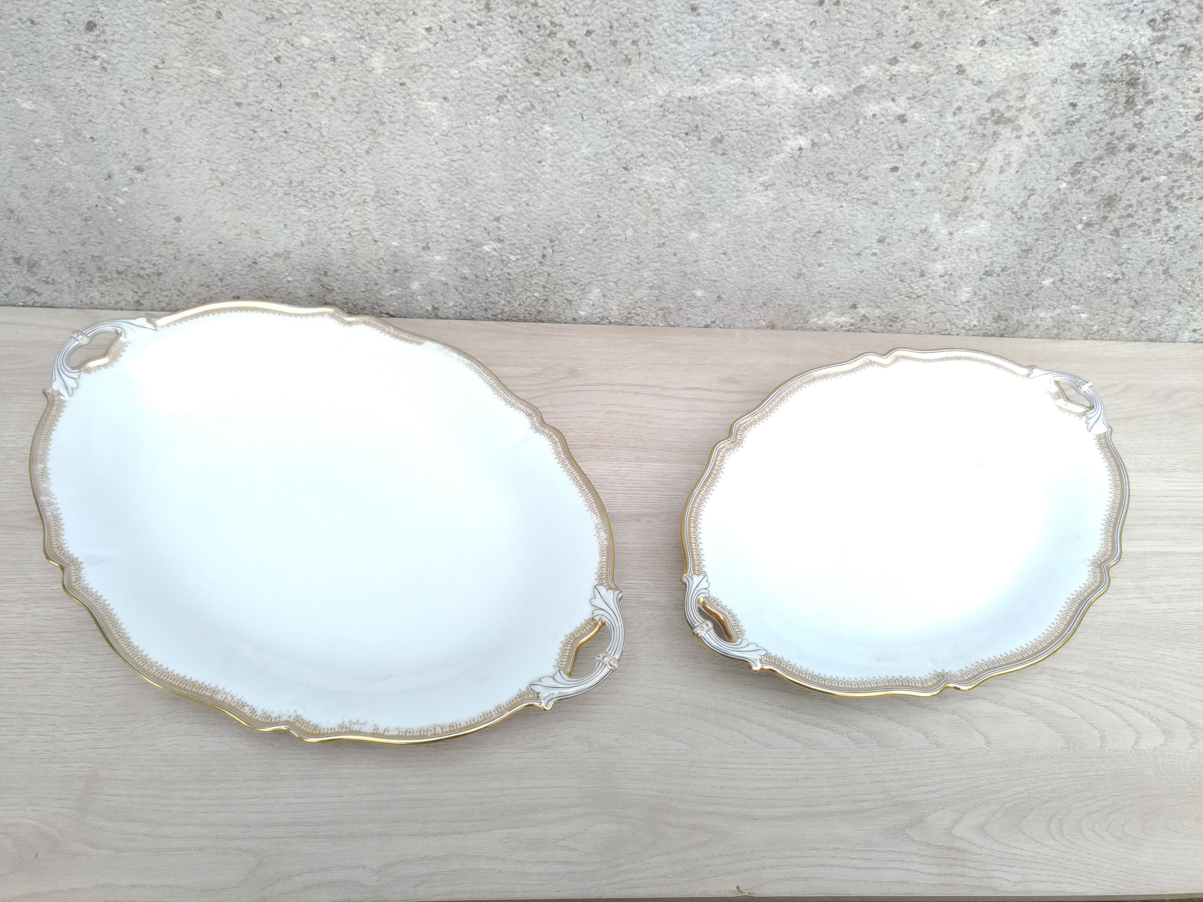 Oval porcelain dishes