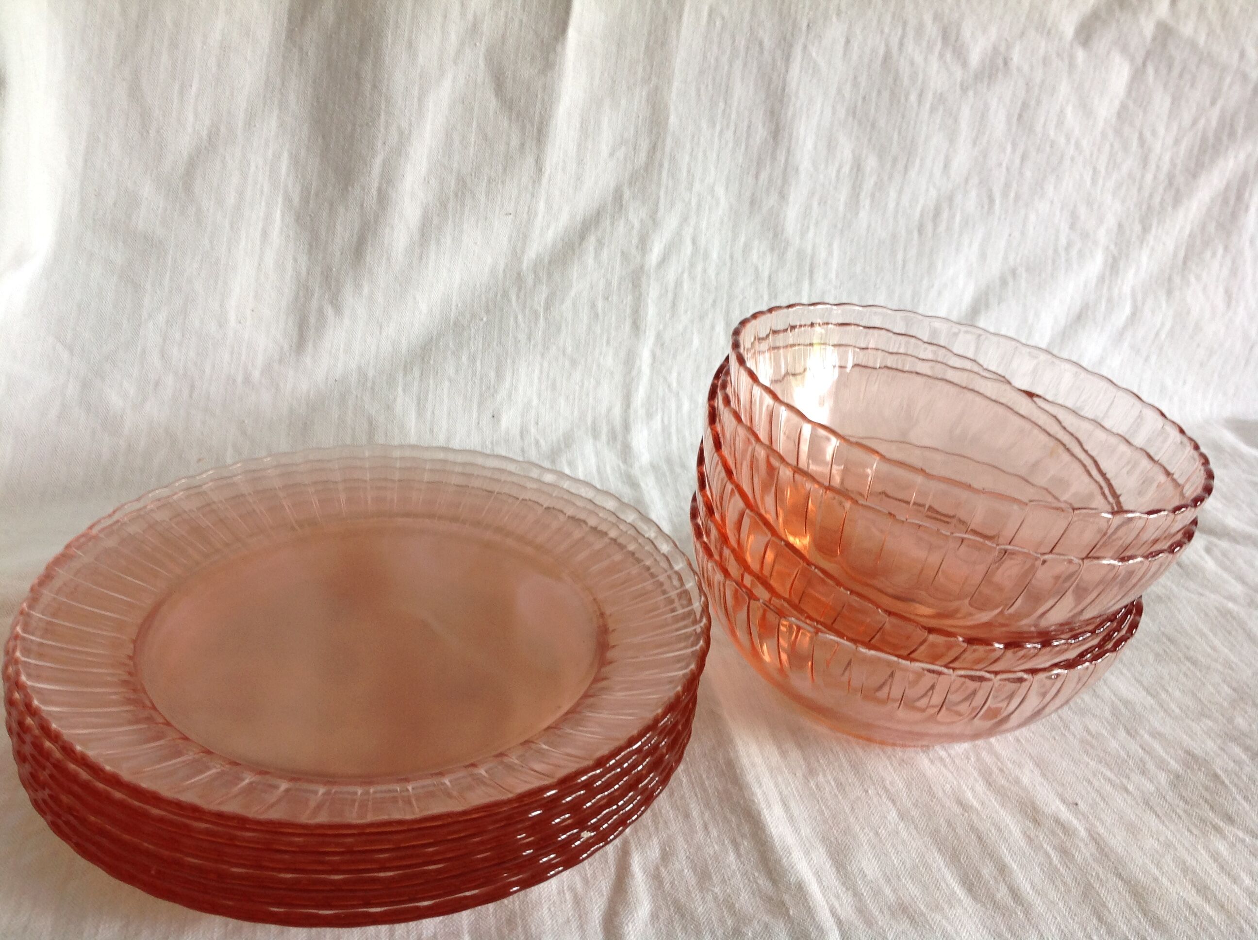 Set of 5 cups and 6 vintage plates