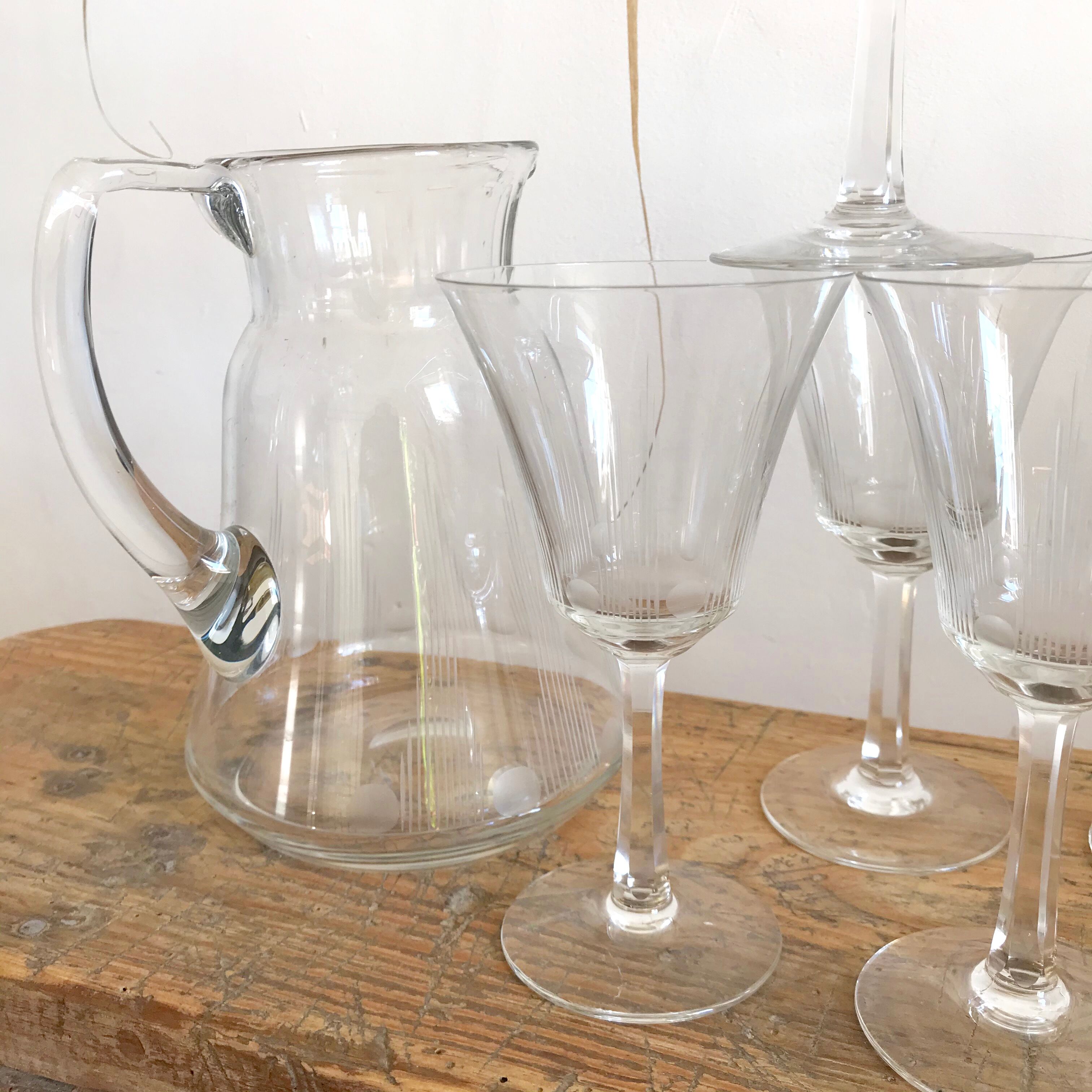 Chiseled glass and carafes