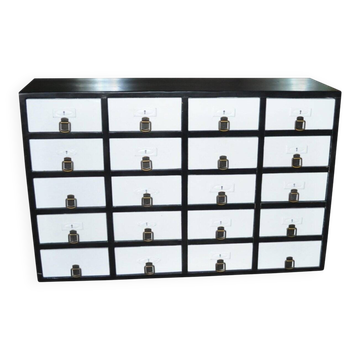 Vintage industrial chest of drawers in black and white pine, 20 drawers, 1950s apothecary style.