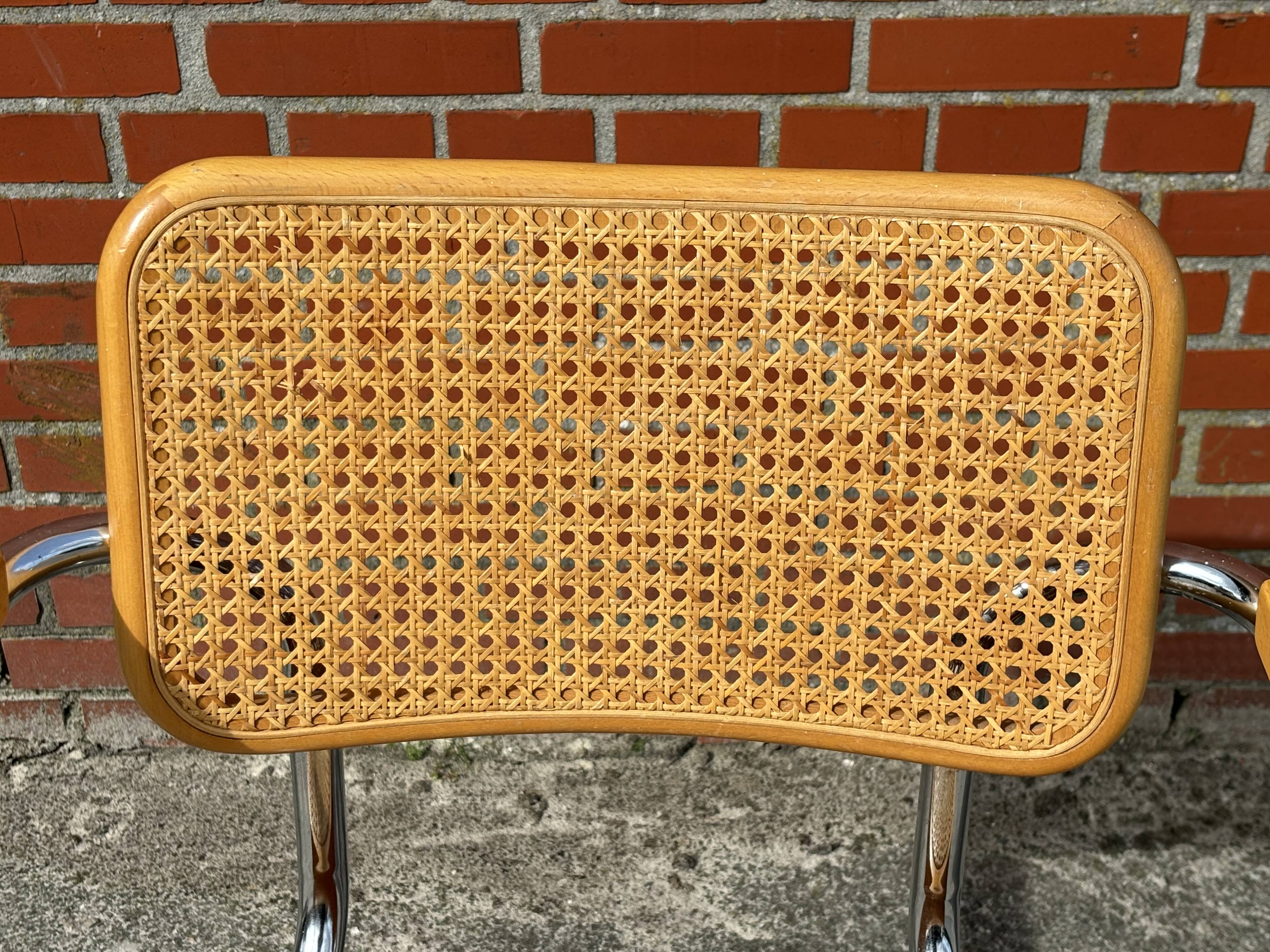 Set of 4 Cesca chairs model B64 with armrests Cesca Marcel breuer design