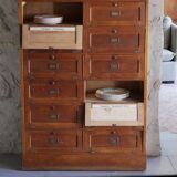 Notary's furniture with clamshells