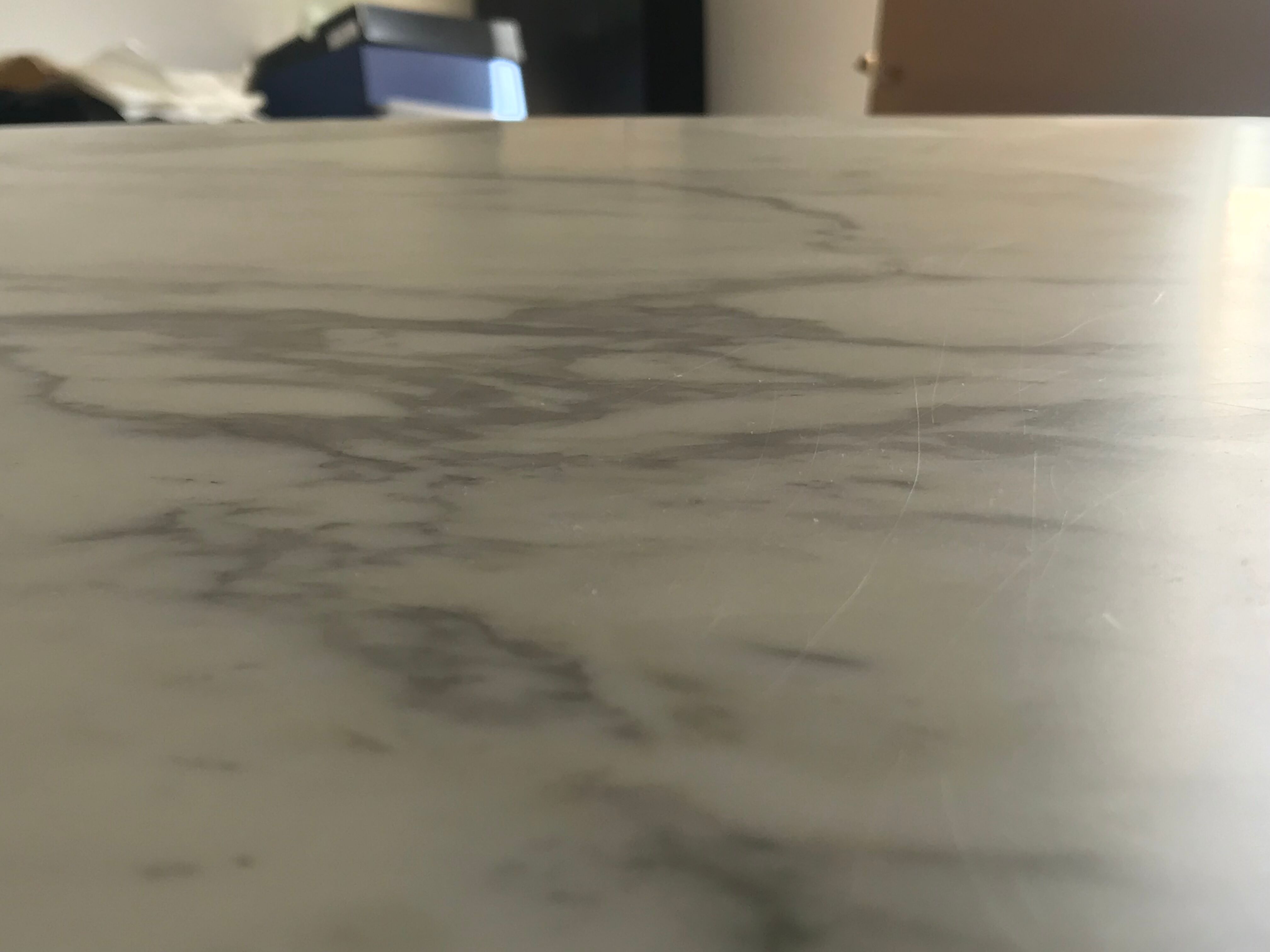 Tulip table by Eero Saarinen, Knoll edition