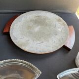 Compartmentalized servant tray with hors d'oeuvres (1)