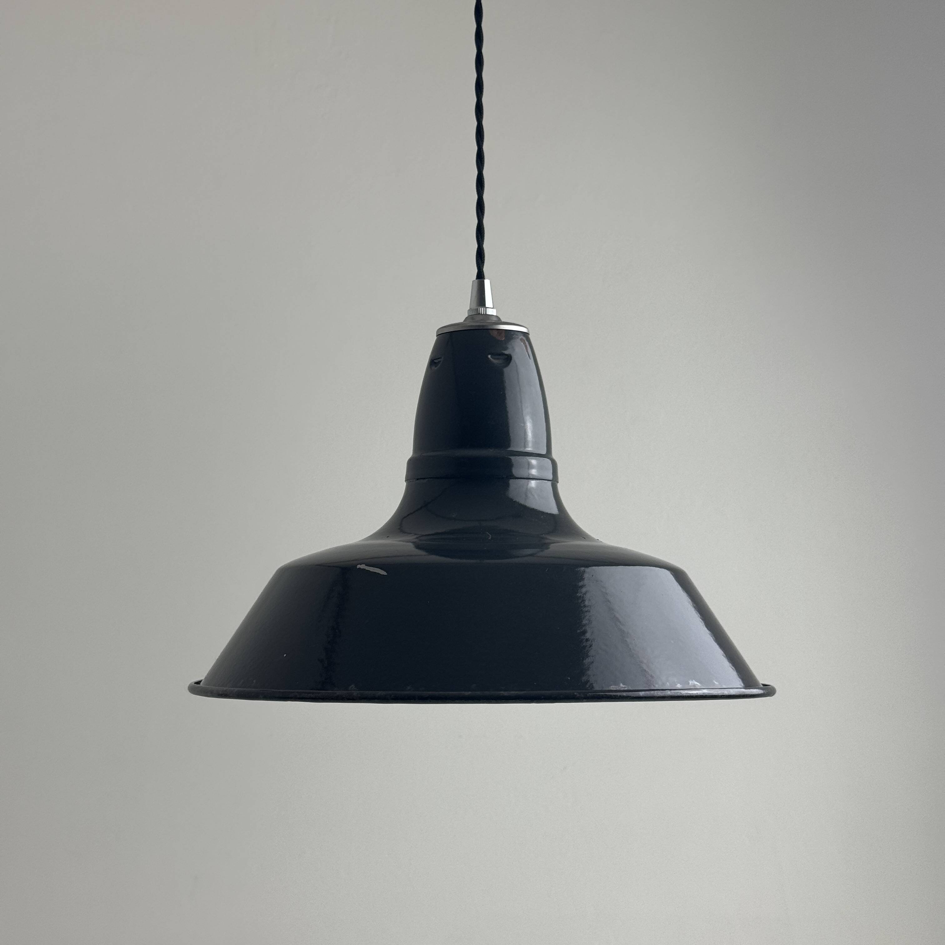 OLD ENAMELLED INDUSTRIAL WORKSHOP SUSPENSION