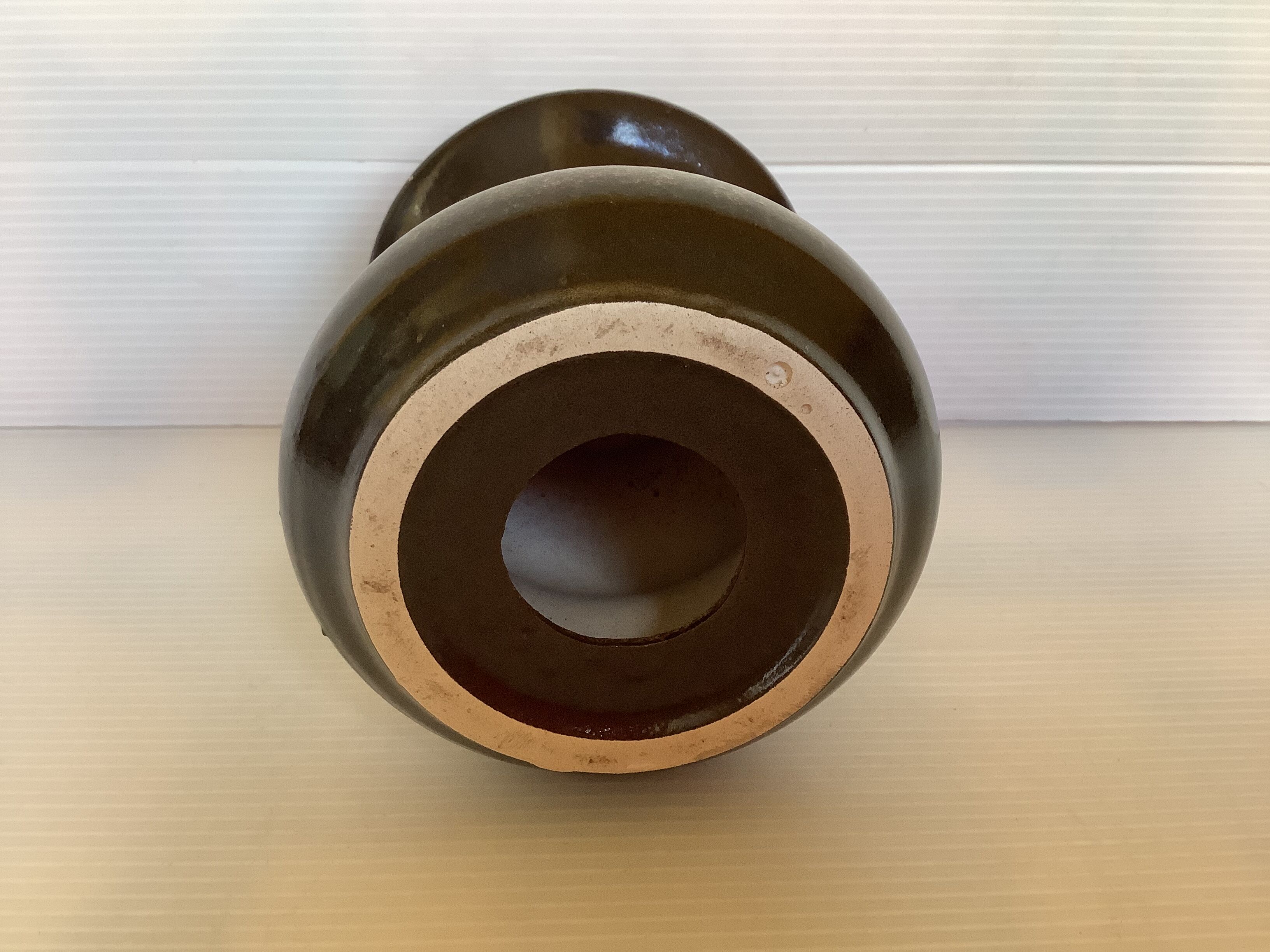 Ceramic candle holder brown white black