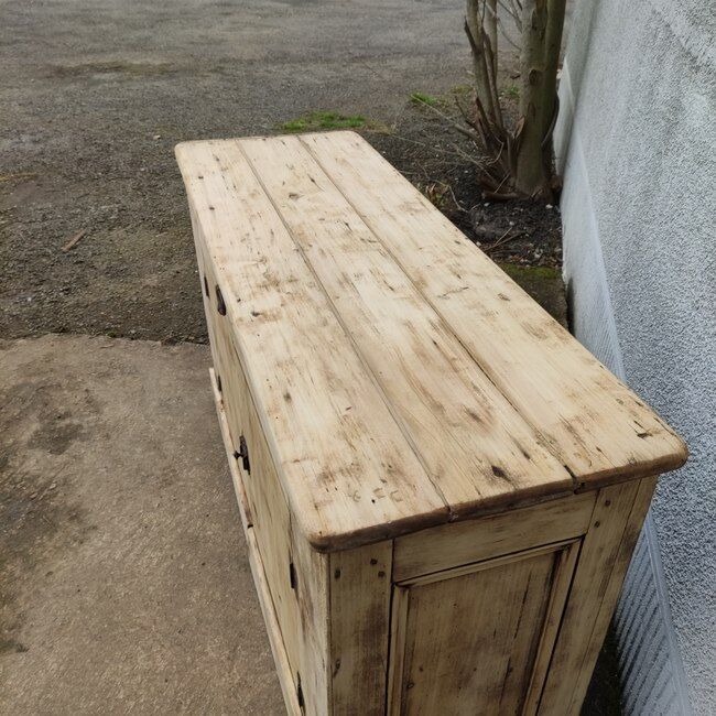 Parisian buffet in natural wood
