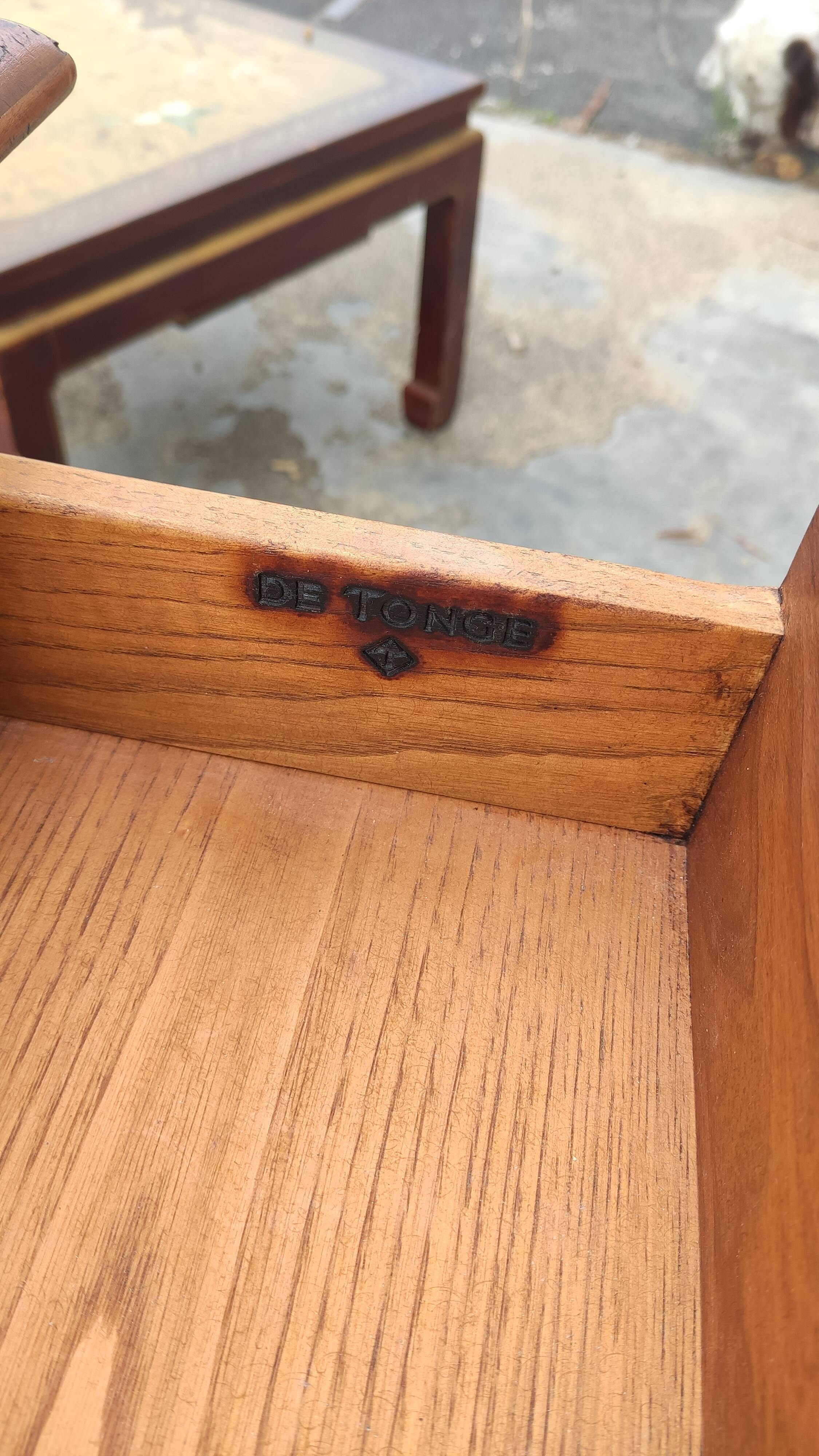 Side table base x Tonge furniture