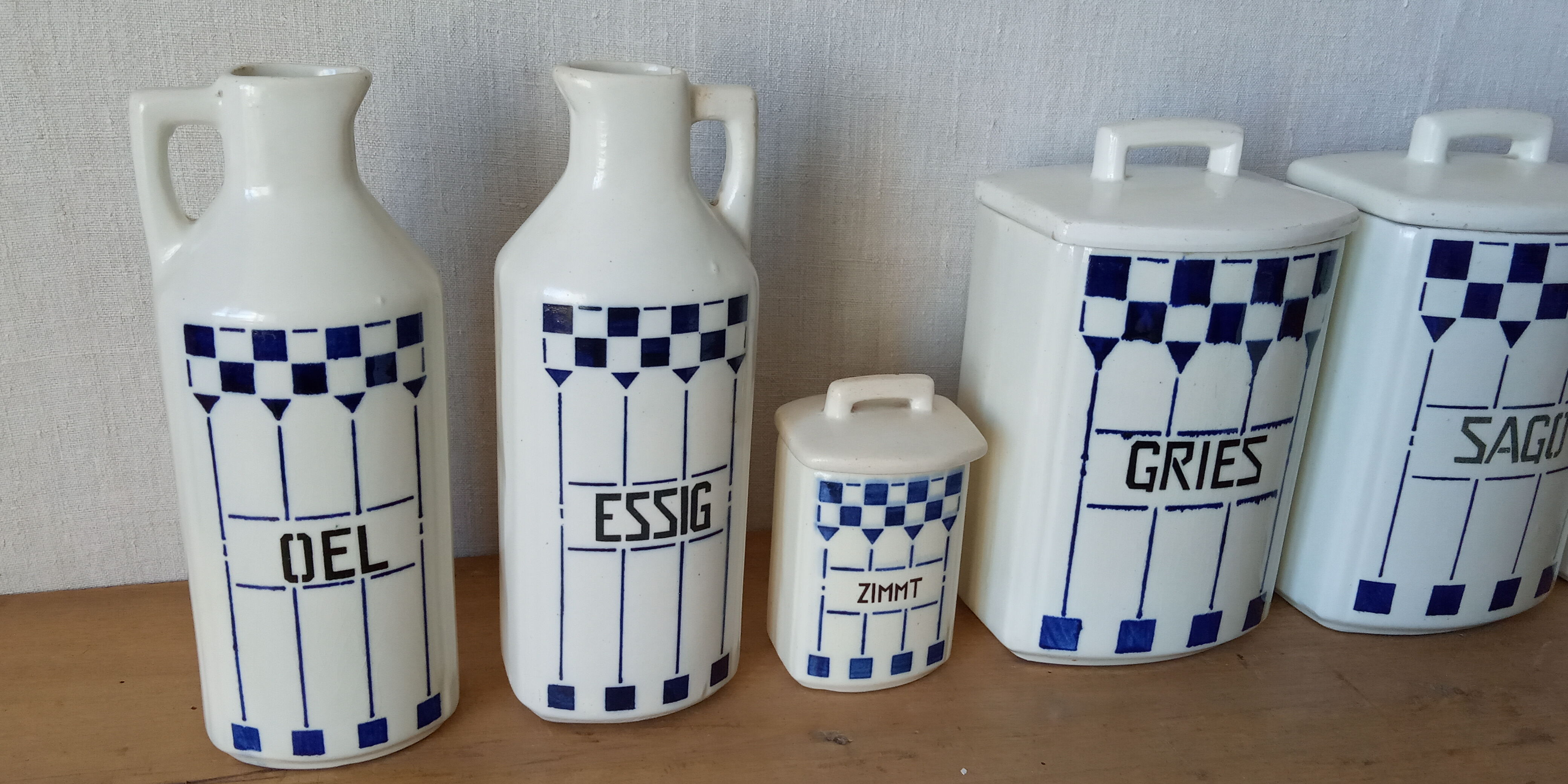 Series of spice pots, german oil, vinegar