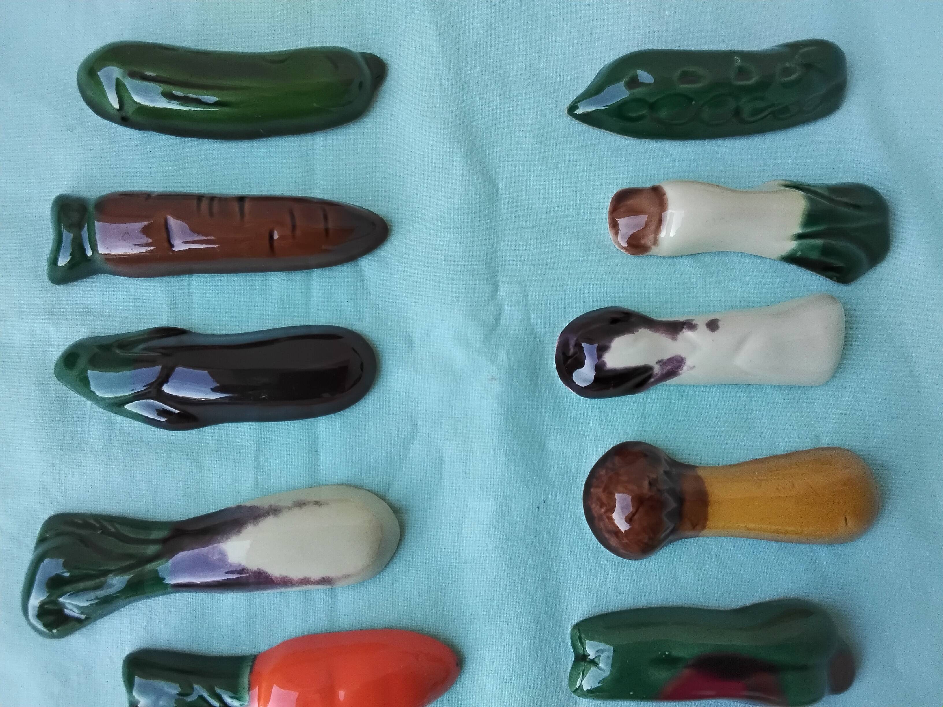 12 ceramic knife rests