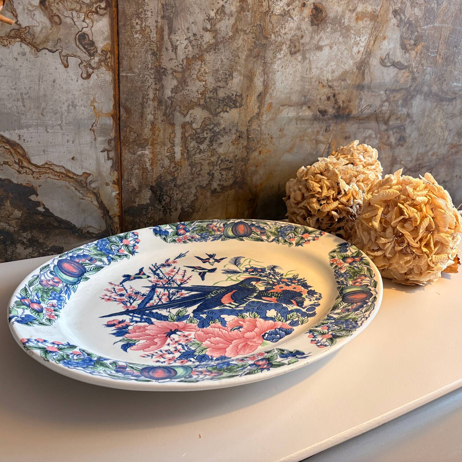 Large plate with bird motif, Stoviglierie pottery.