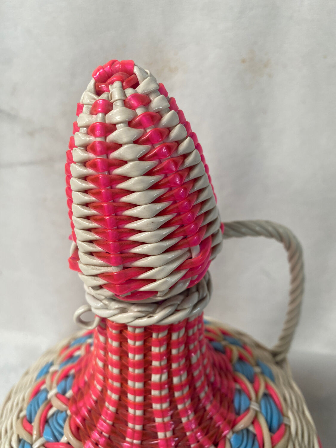 Vintage scoubidou carafe