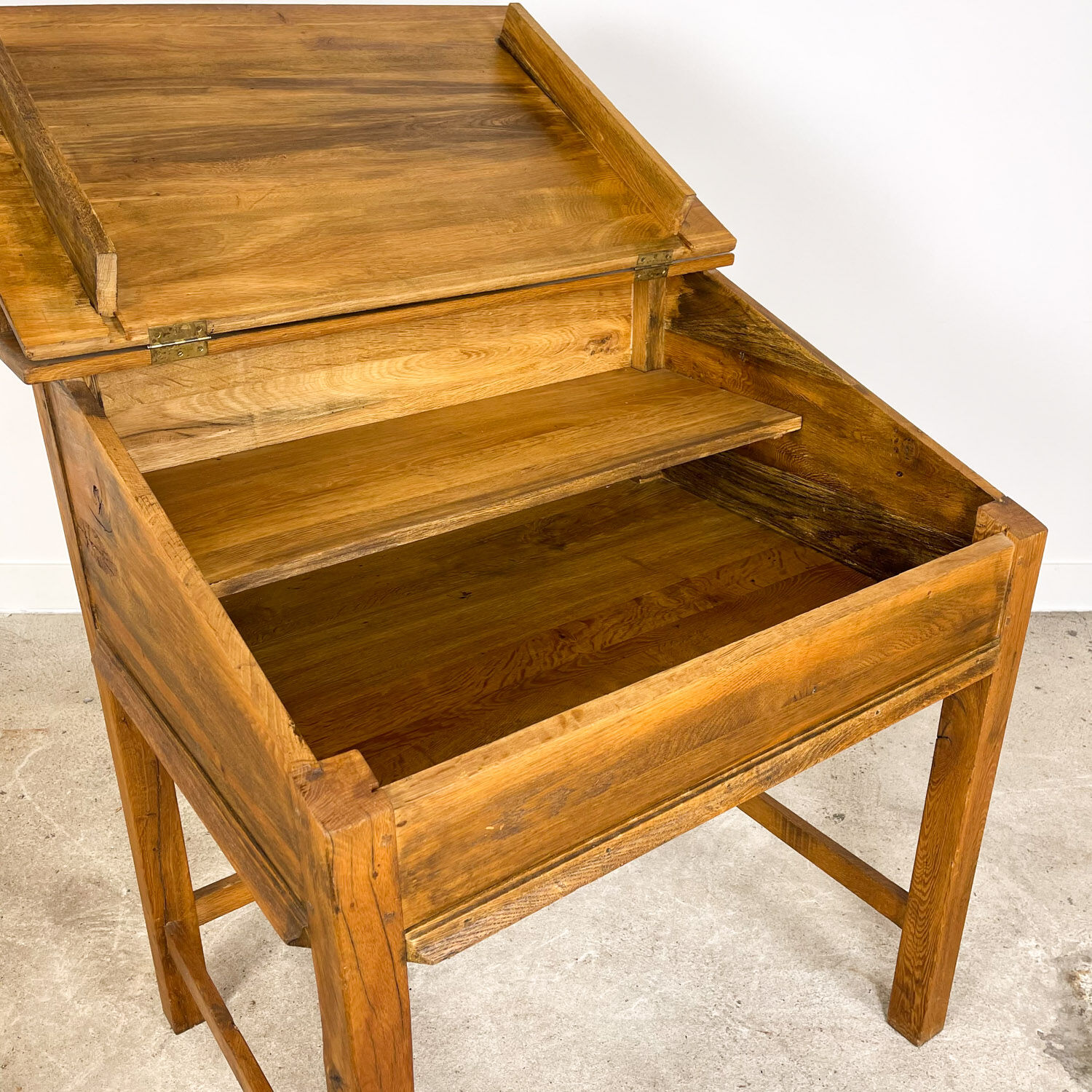 Lutrin antique de chêne