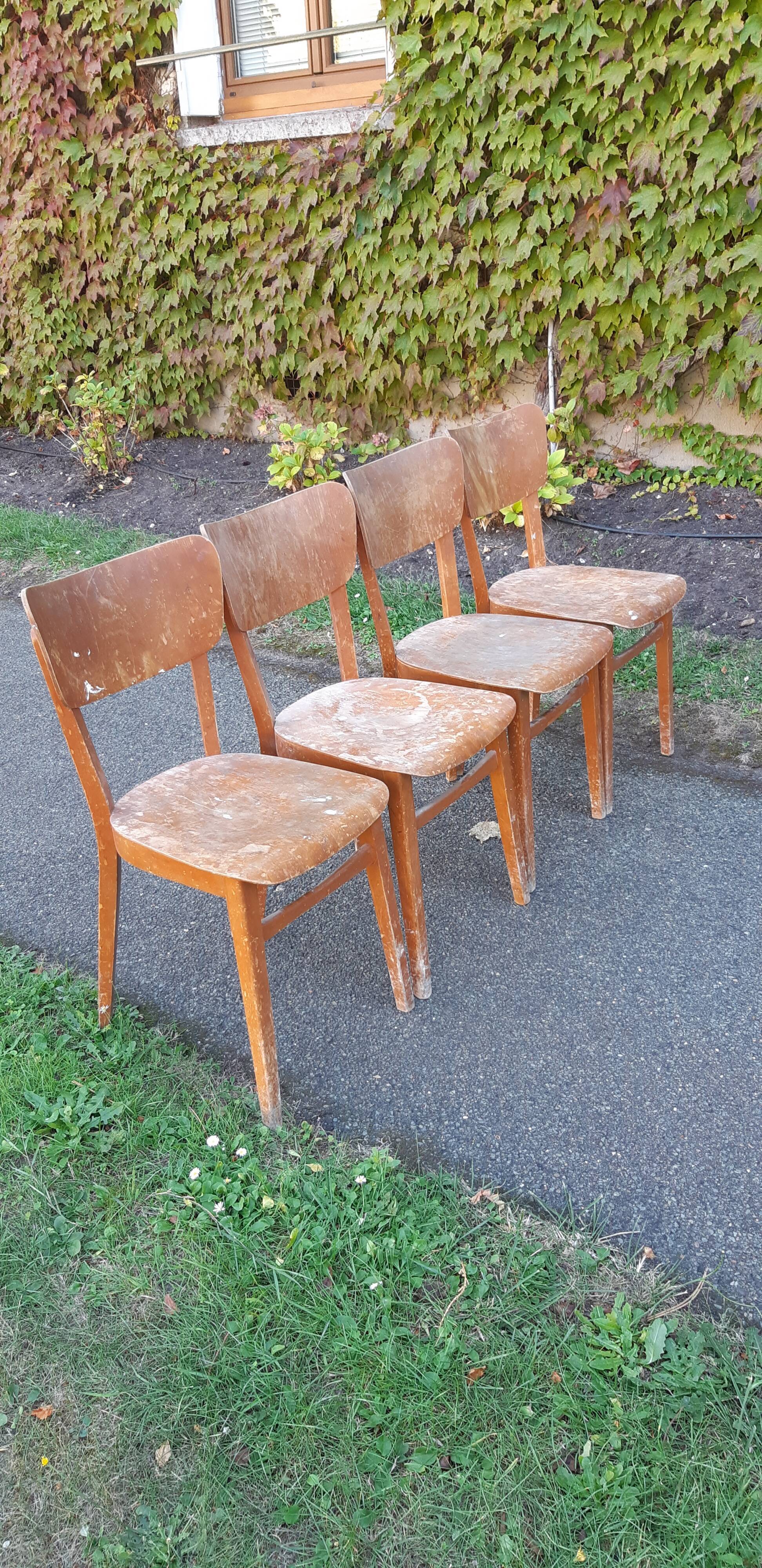 Lot of 4 wooden bistro chairs