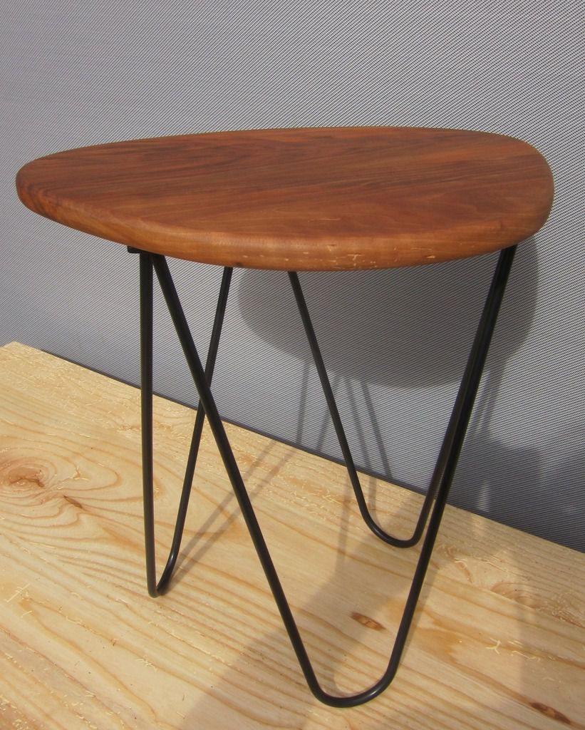 Tripod coffee table base pin