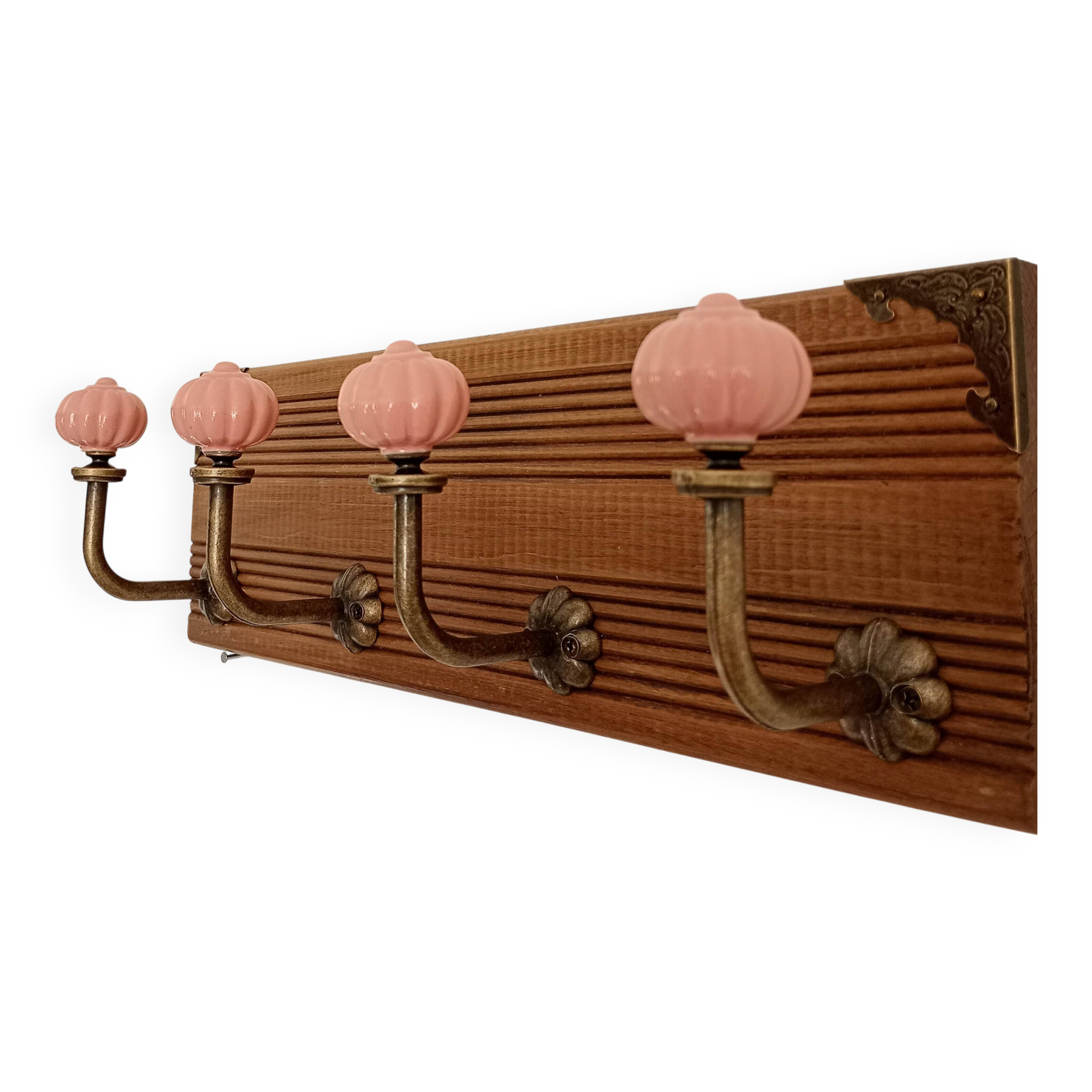 Porte manteau mural style vintage en bois – 4 patères céramique rose 40 cm