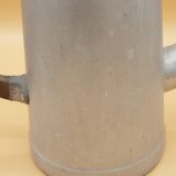 Cafetière ancienne en aluminium