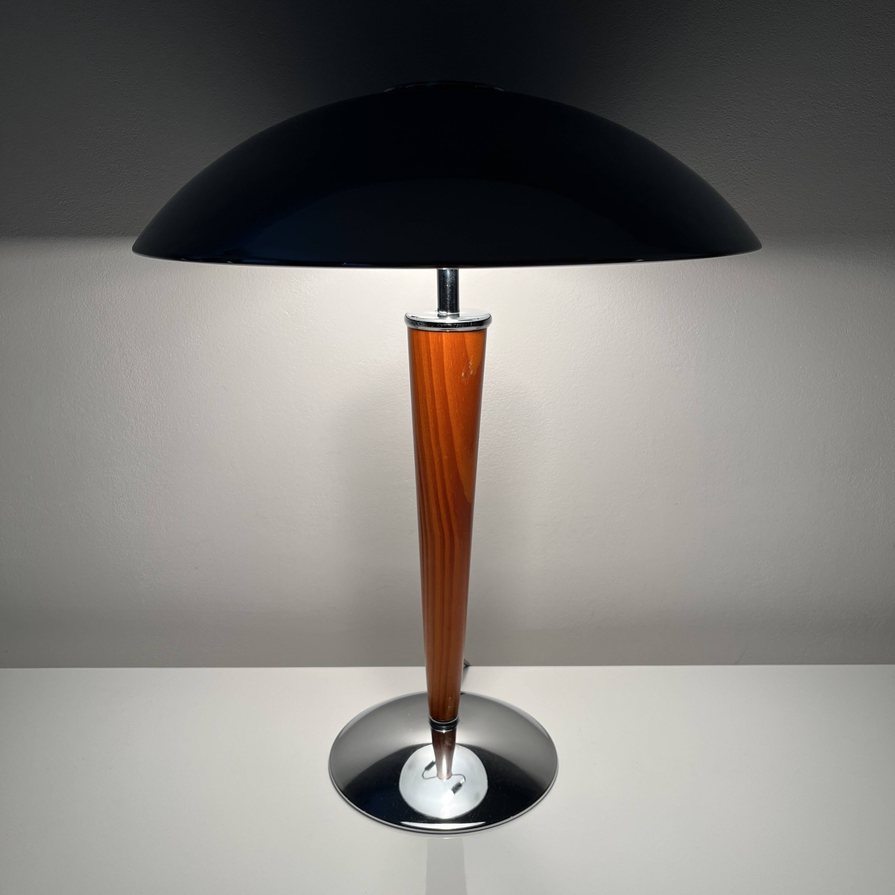 Chrome mushroom lamp in art deco style called liner