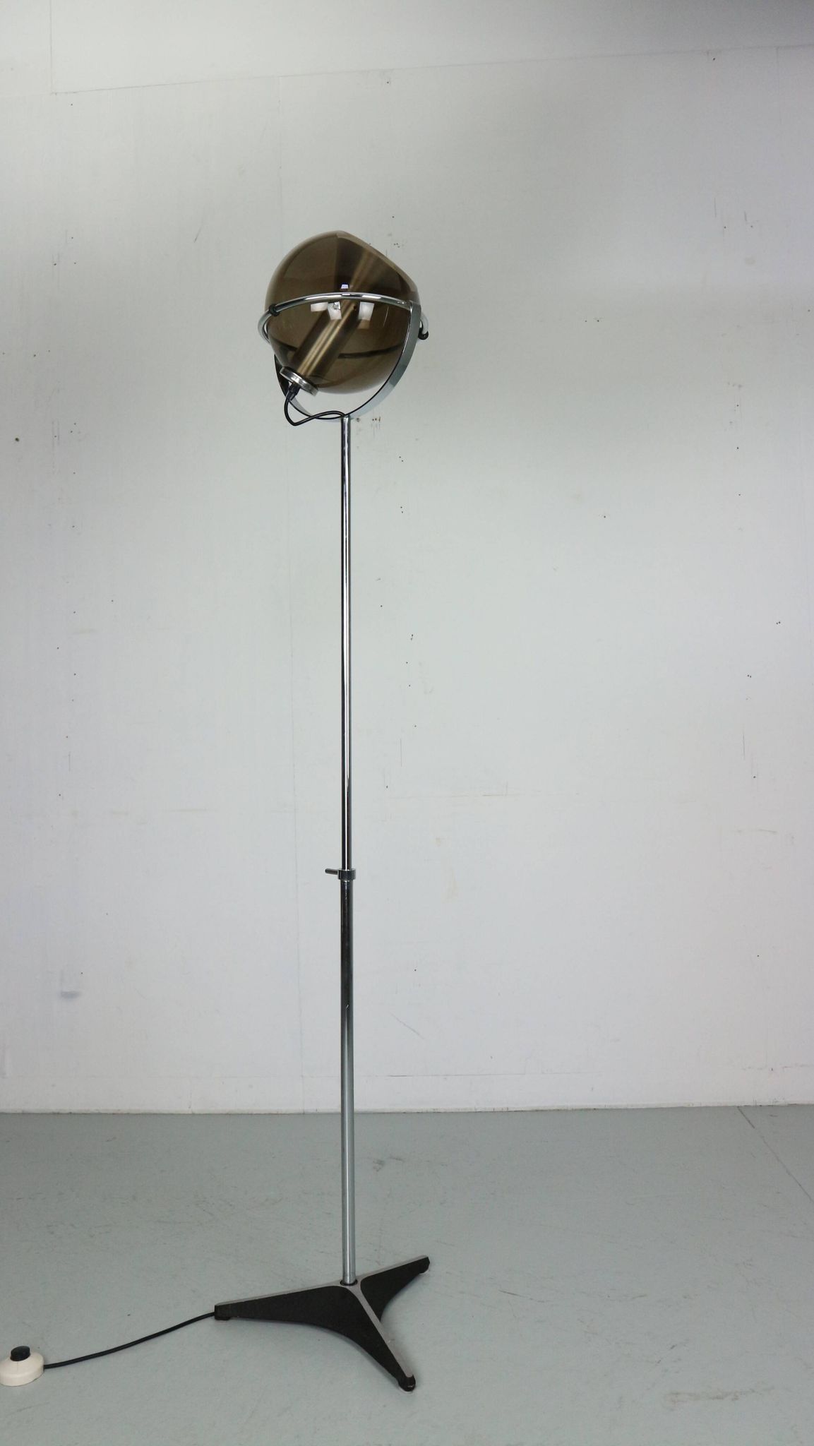 Glass floorlamp "Globe 2000" by F. Ligtelijn for RAAK Amsterdam, 1960