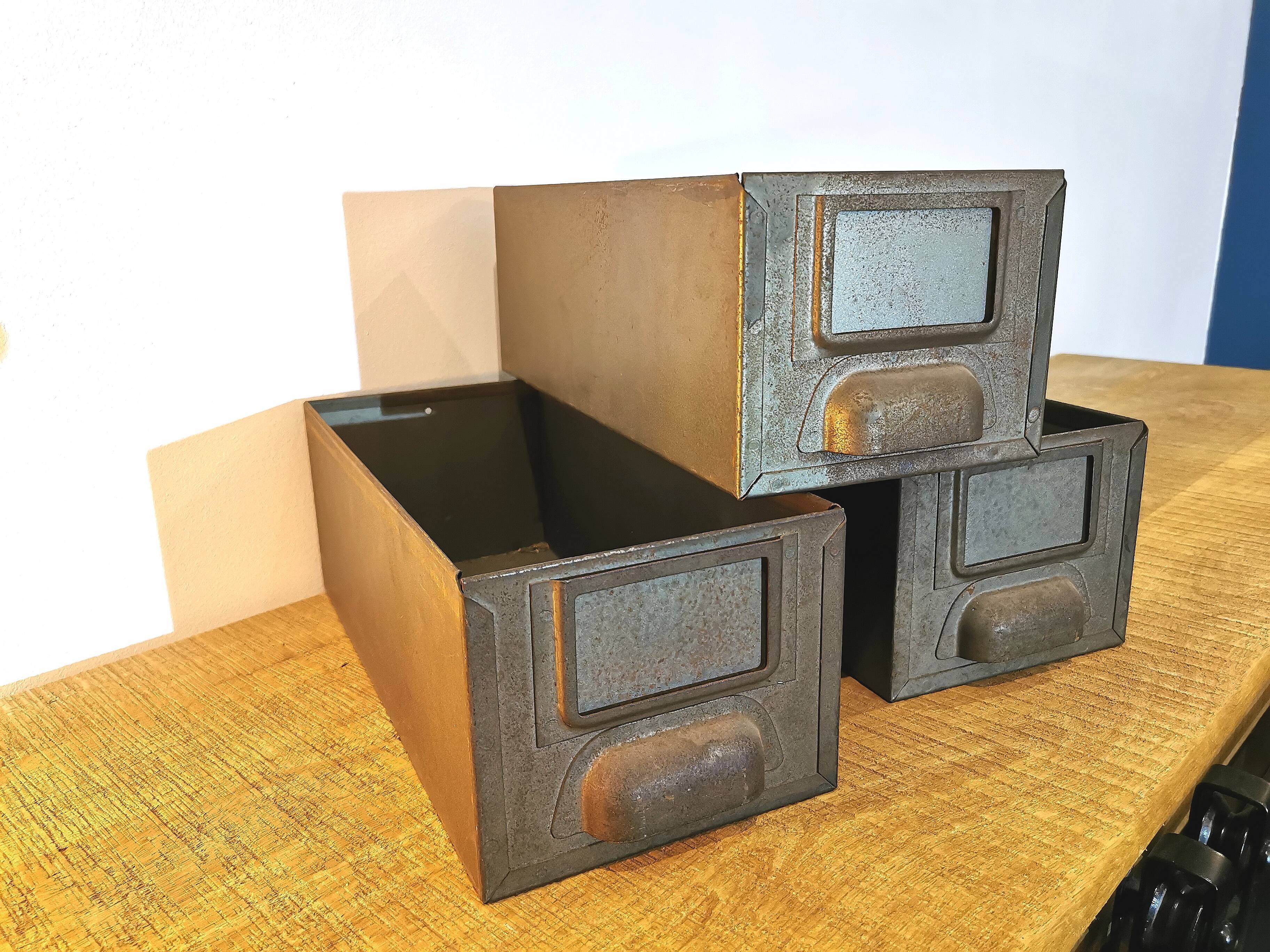 Set of 3 industrial lockers