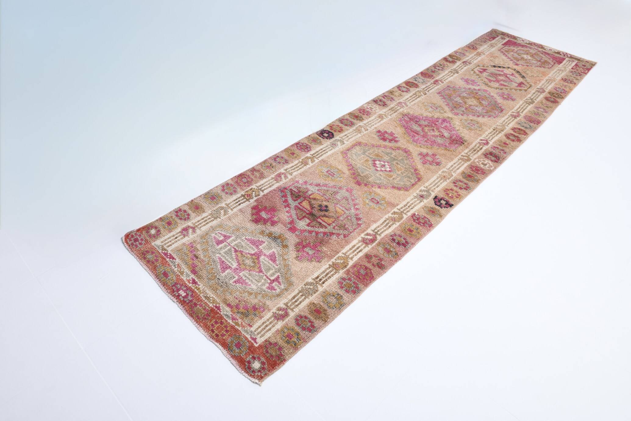 Shades Of Pink Cream Vintage Runner Rug, 85x330Cm