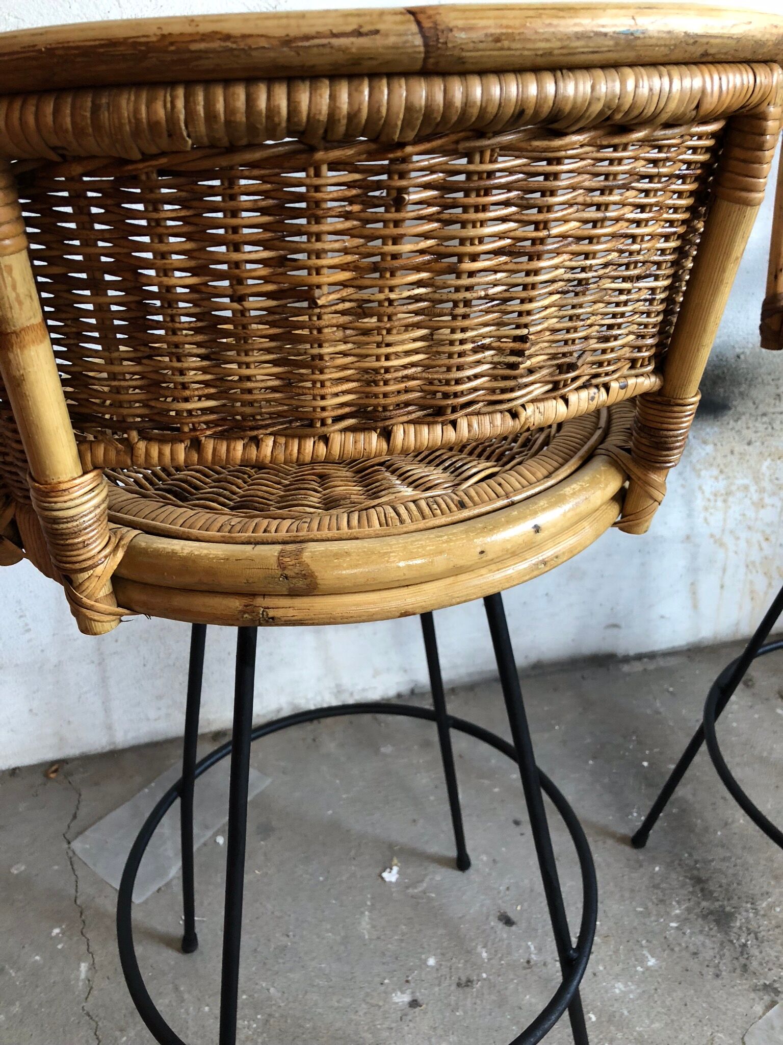 Set of 2 stools swivel rattan 60s