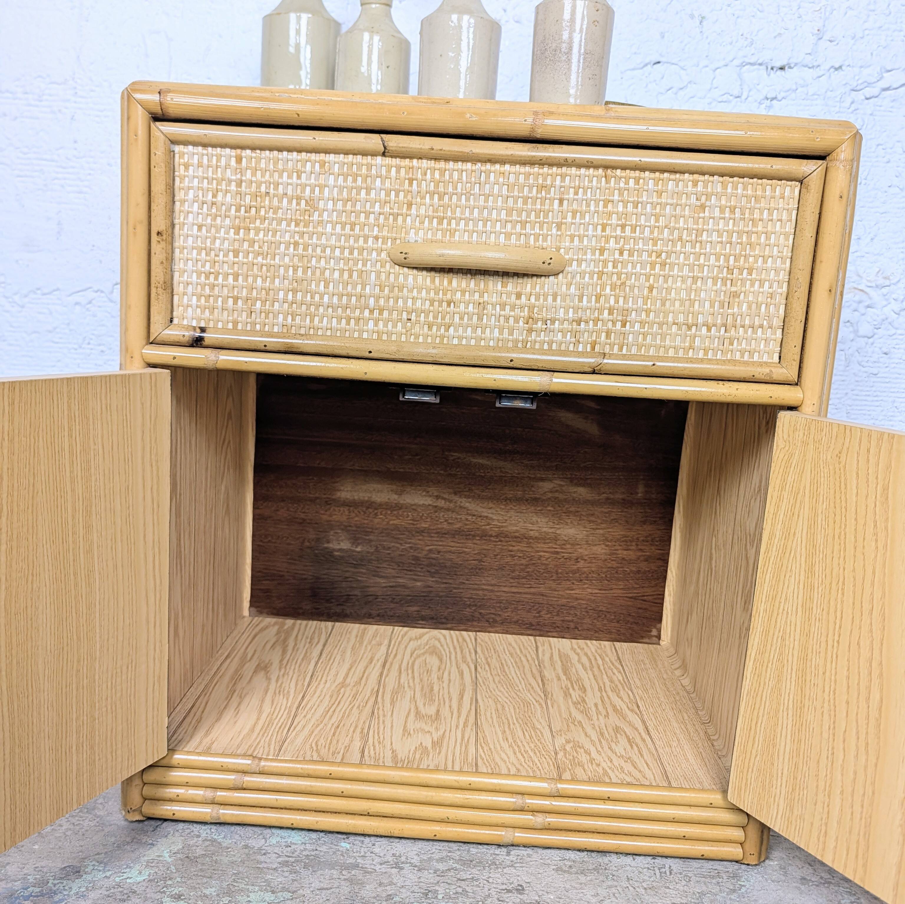 Petit Meuble en Bambou et Rotin Tressé