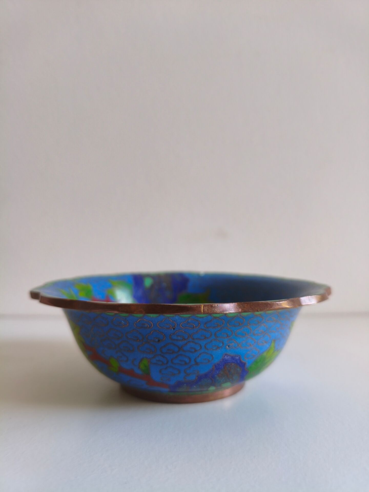 Fluted bowl in Chinese cloisonné