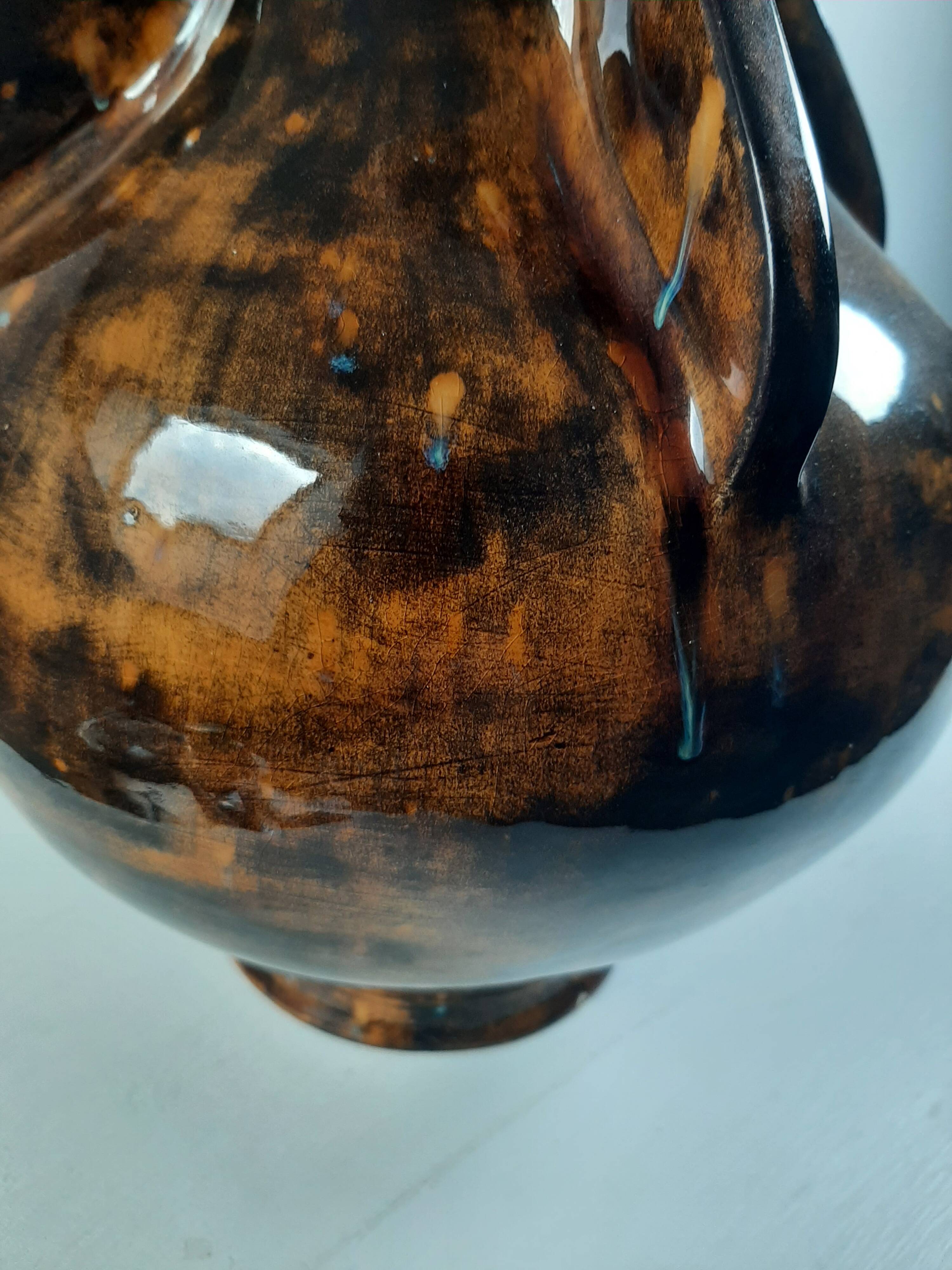 Large vintage vase in the shape of a propeller