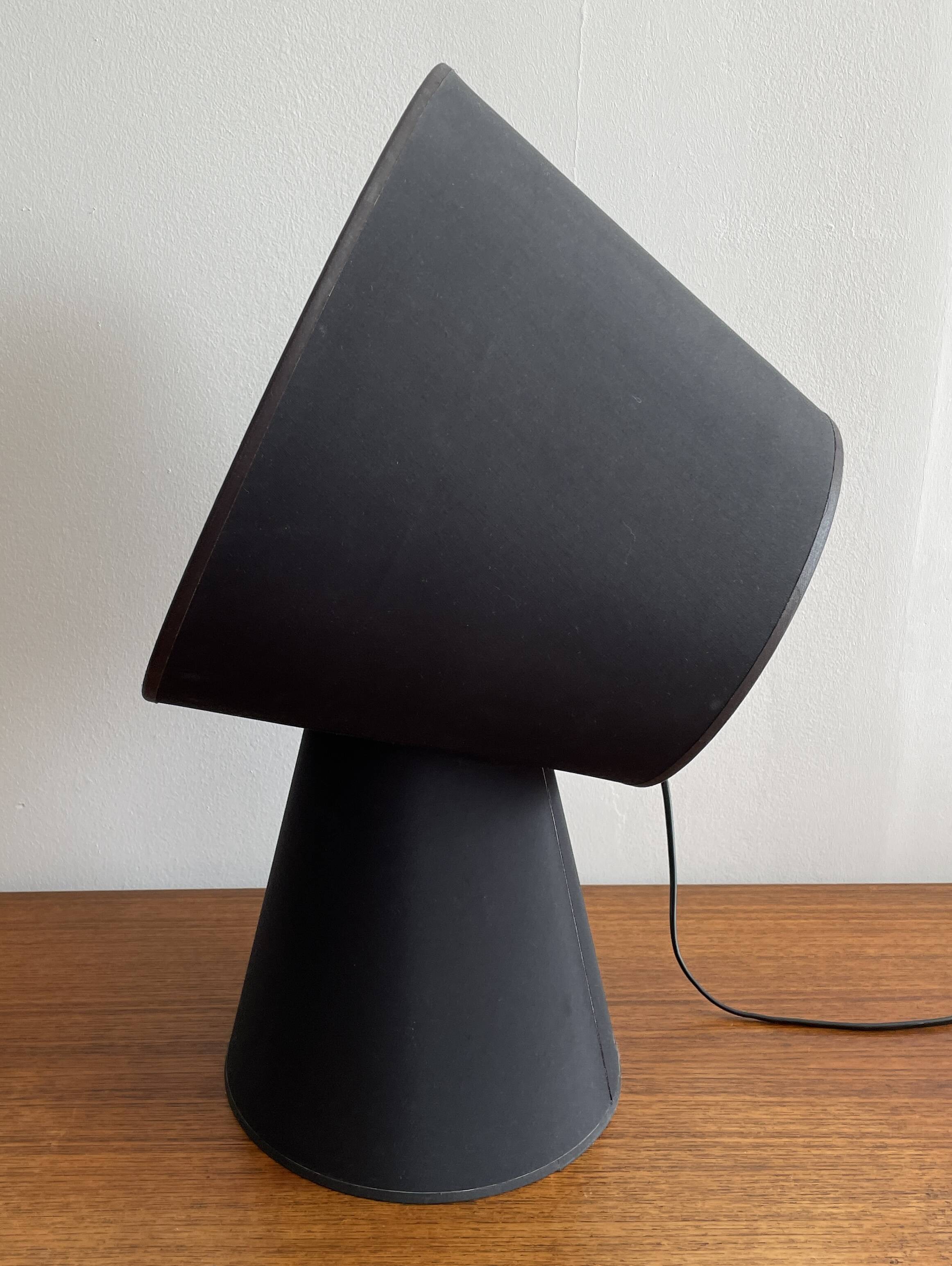 Sculptural black table lamp – Italian design spirit / Habitat