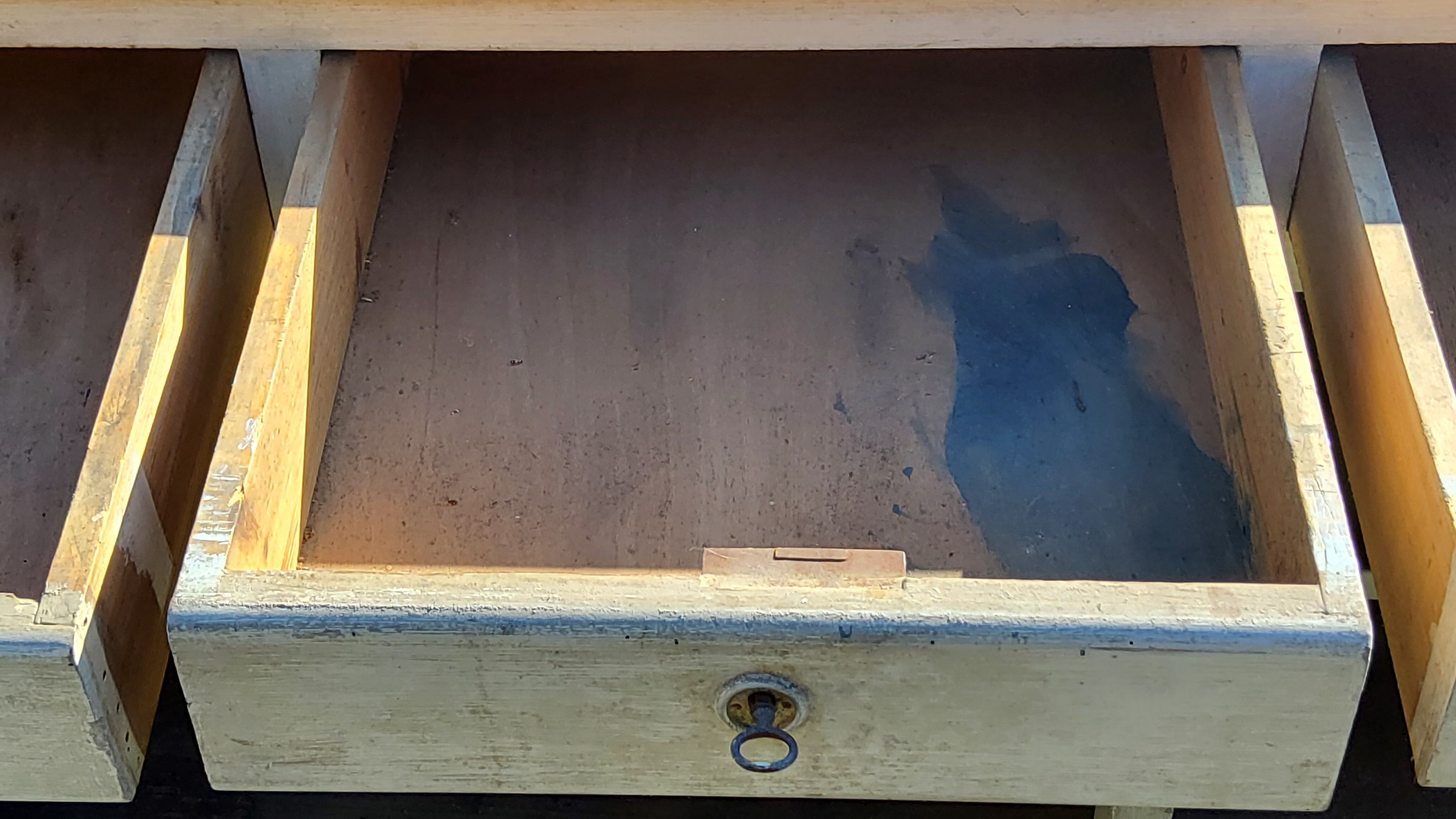 Grocery counter from the 30s