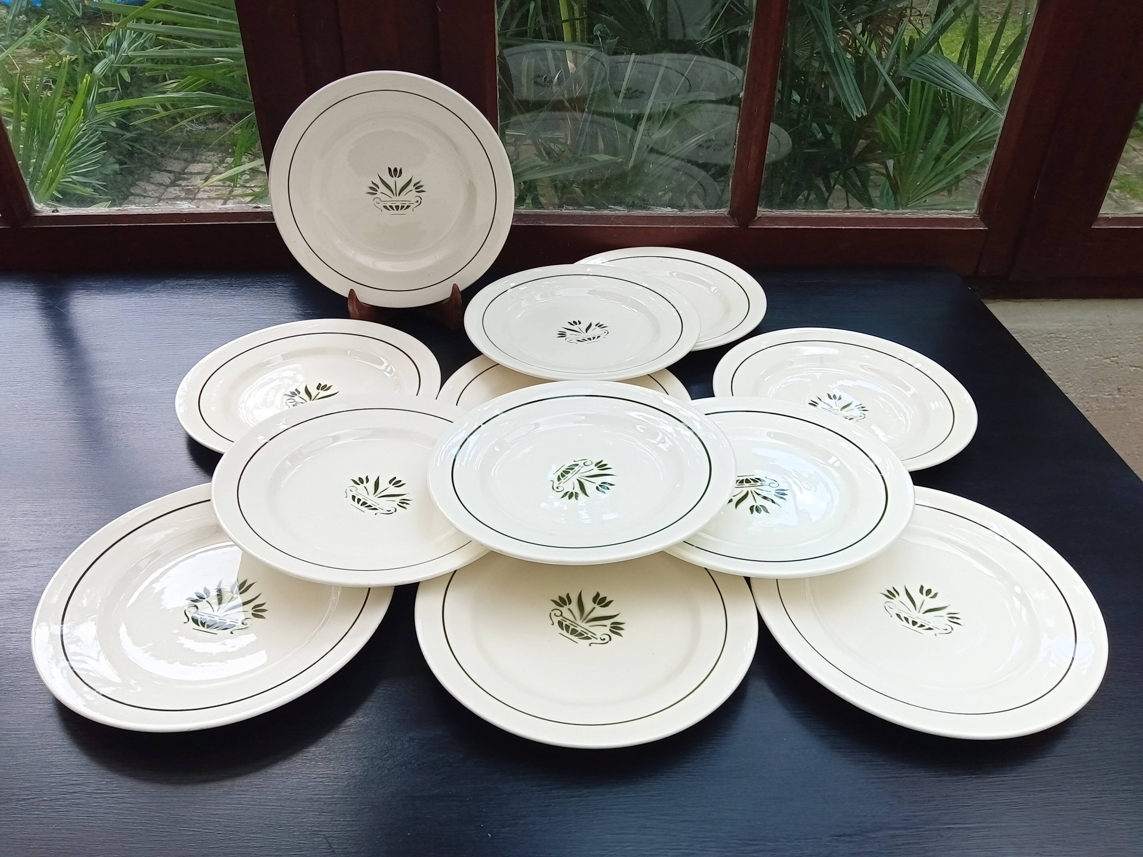 12 Terre de Fer Marmoz flat plates