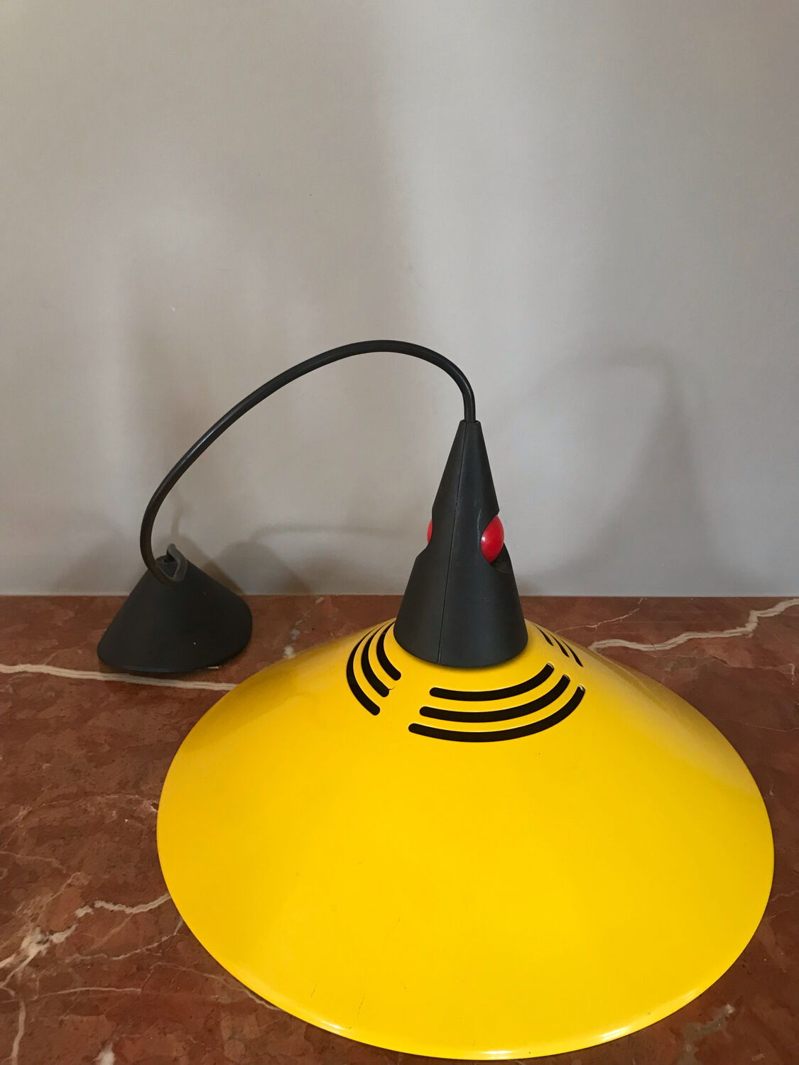 Postmodern suspension lamp brilliant yellow