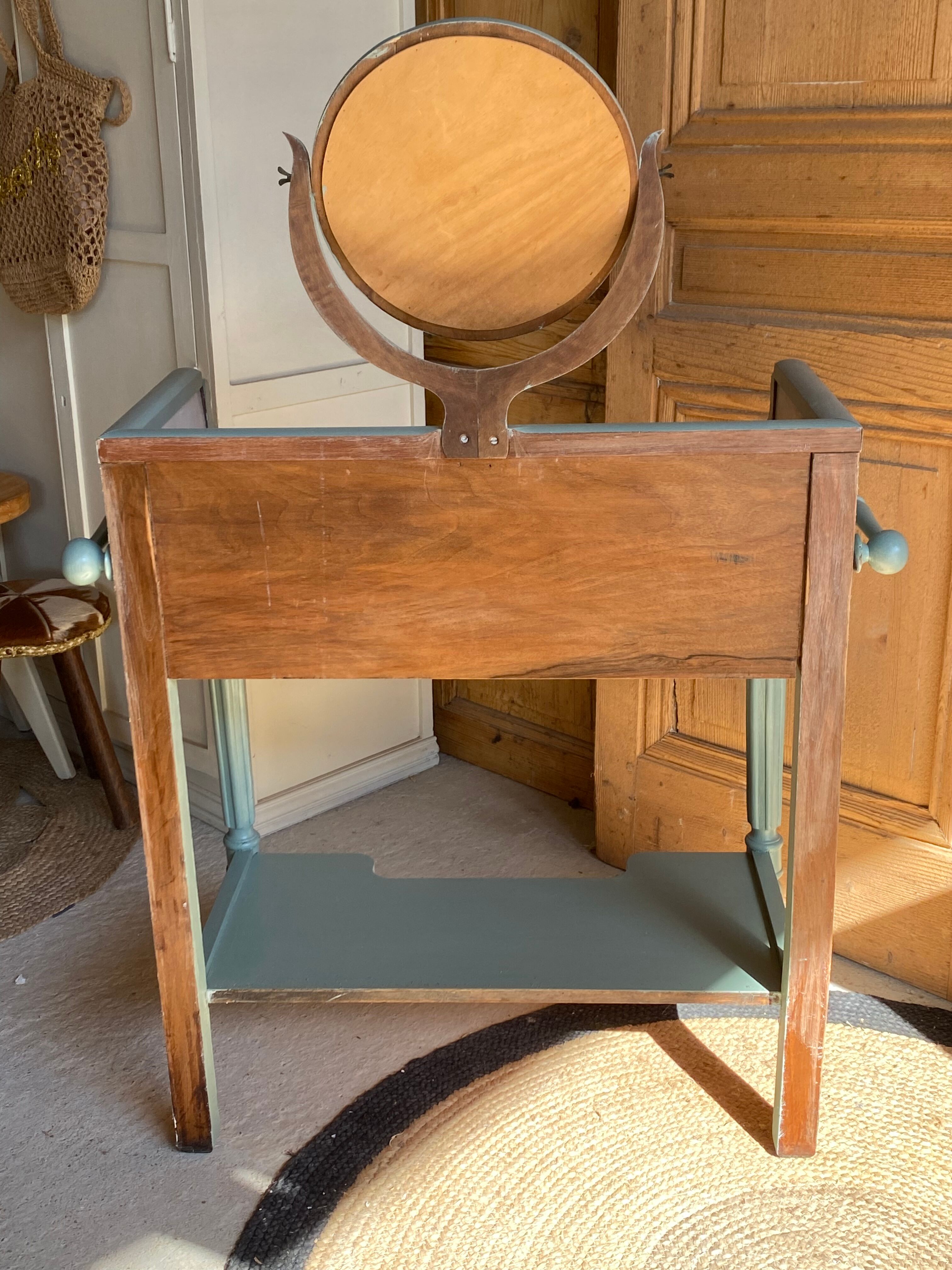 Toilet table or dressing table