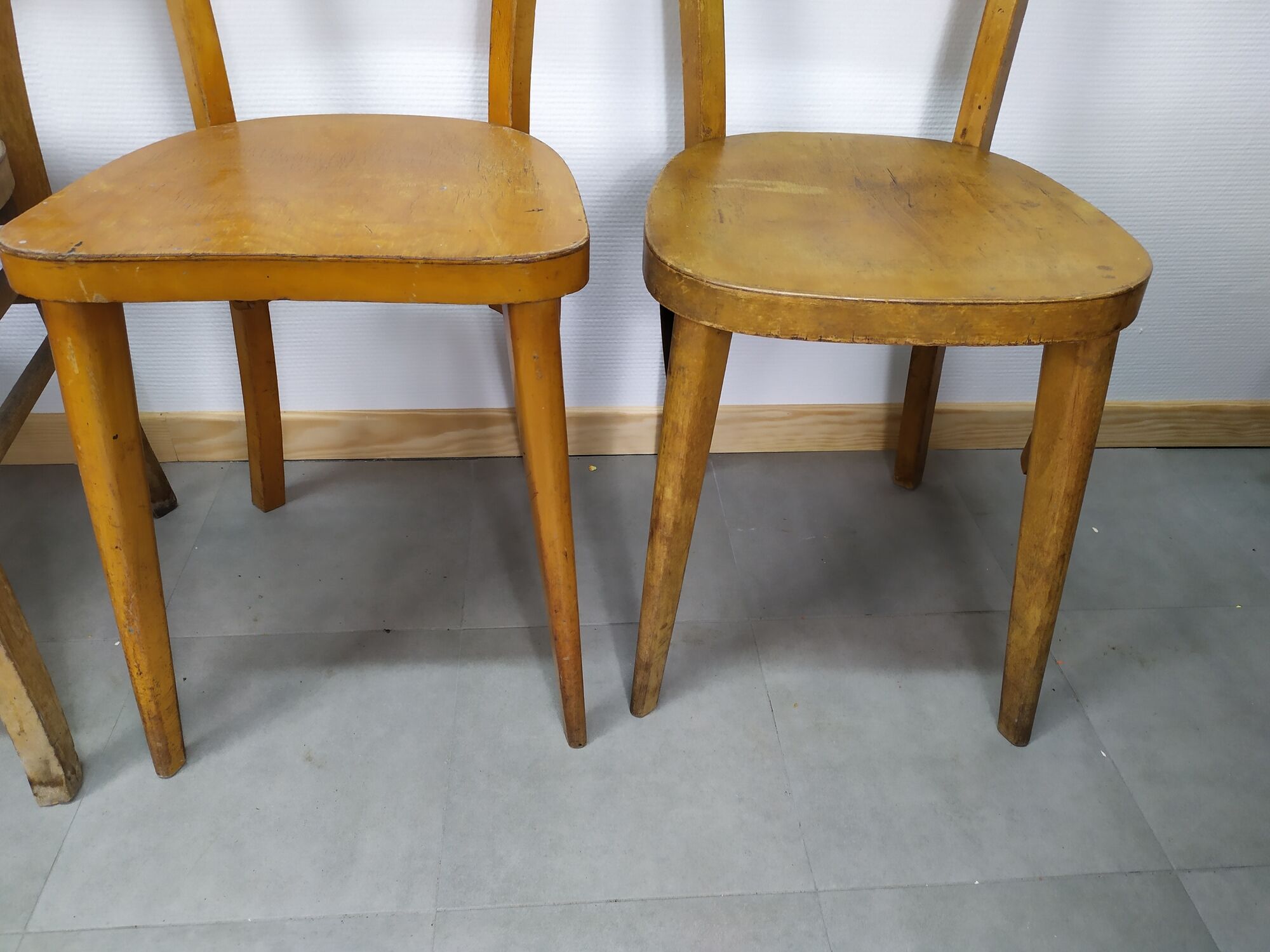 Lot of 4 Wooden bistro chair - vintage - Old