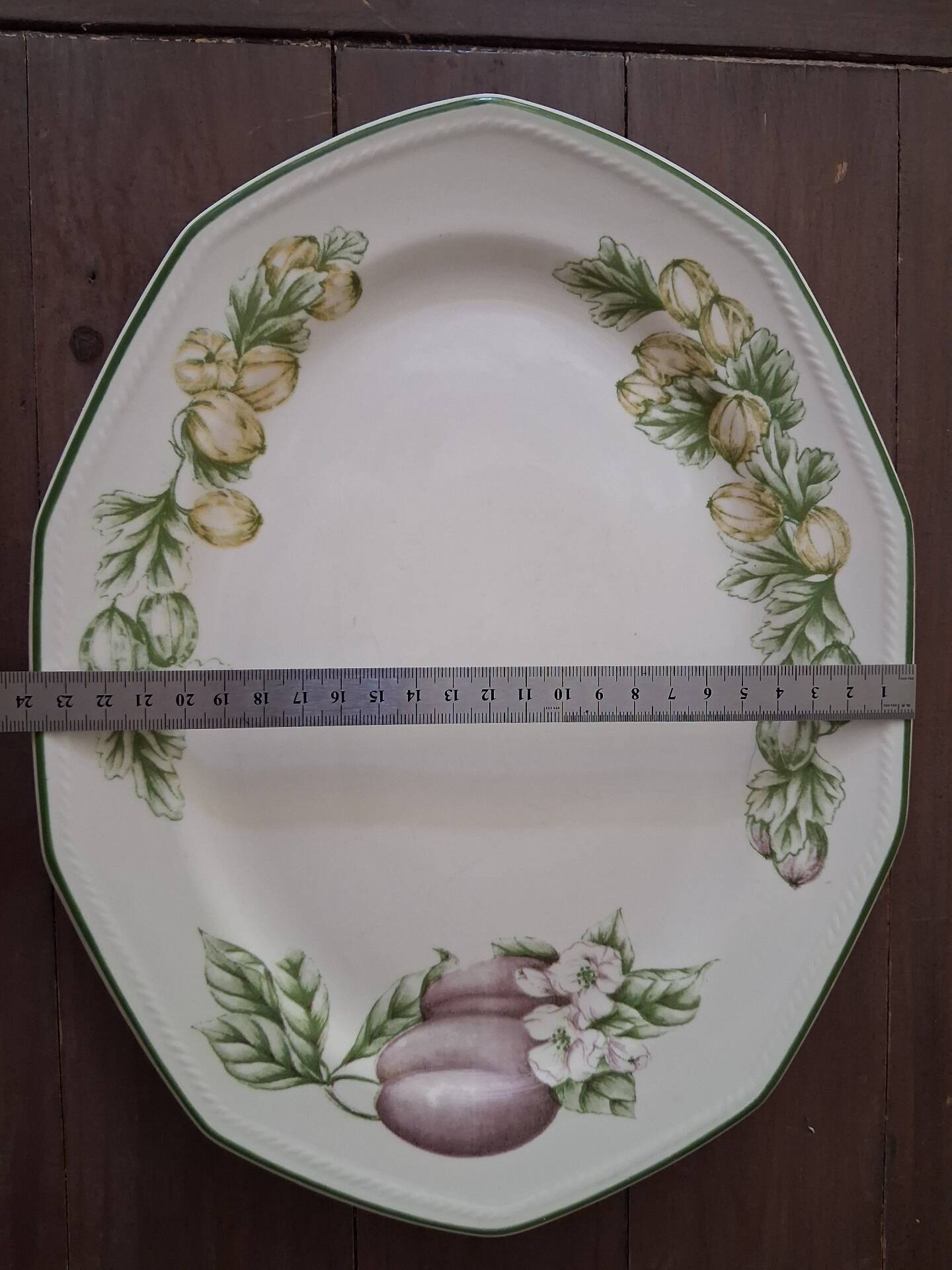 Oval plate The Chartwell Collection Churchill (England)