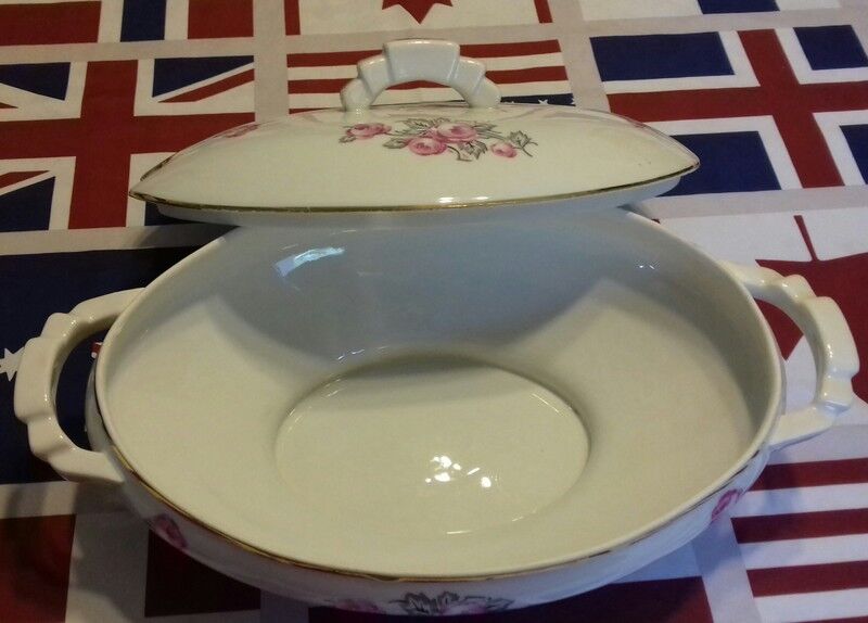 Décor floral and edging gold porcelain vases