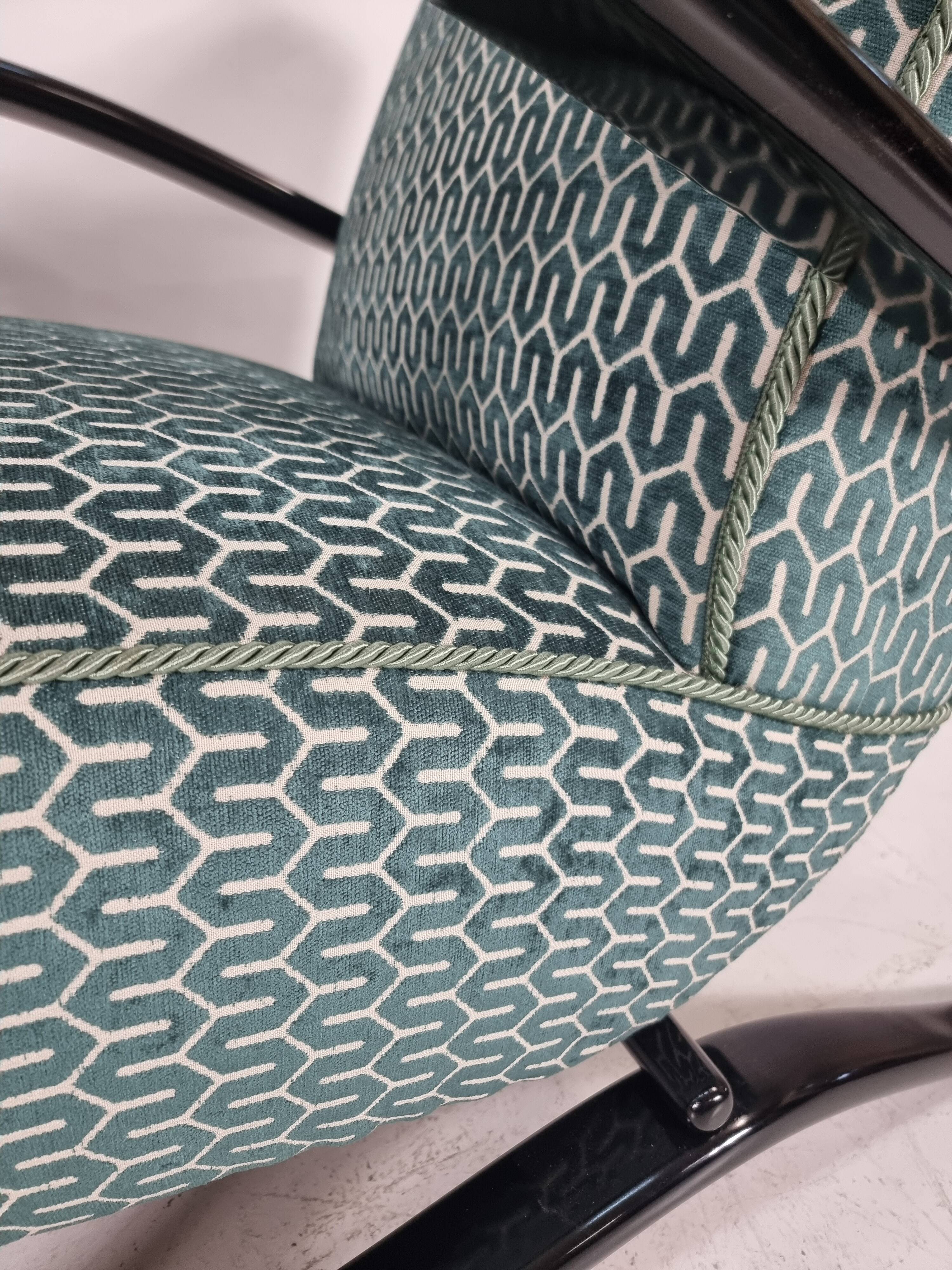 H 269 Lounge Chairs, table and poufs by Jindřich Halabala for Up Zavody, 1940s, Set of 5