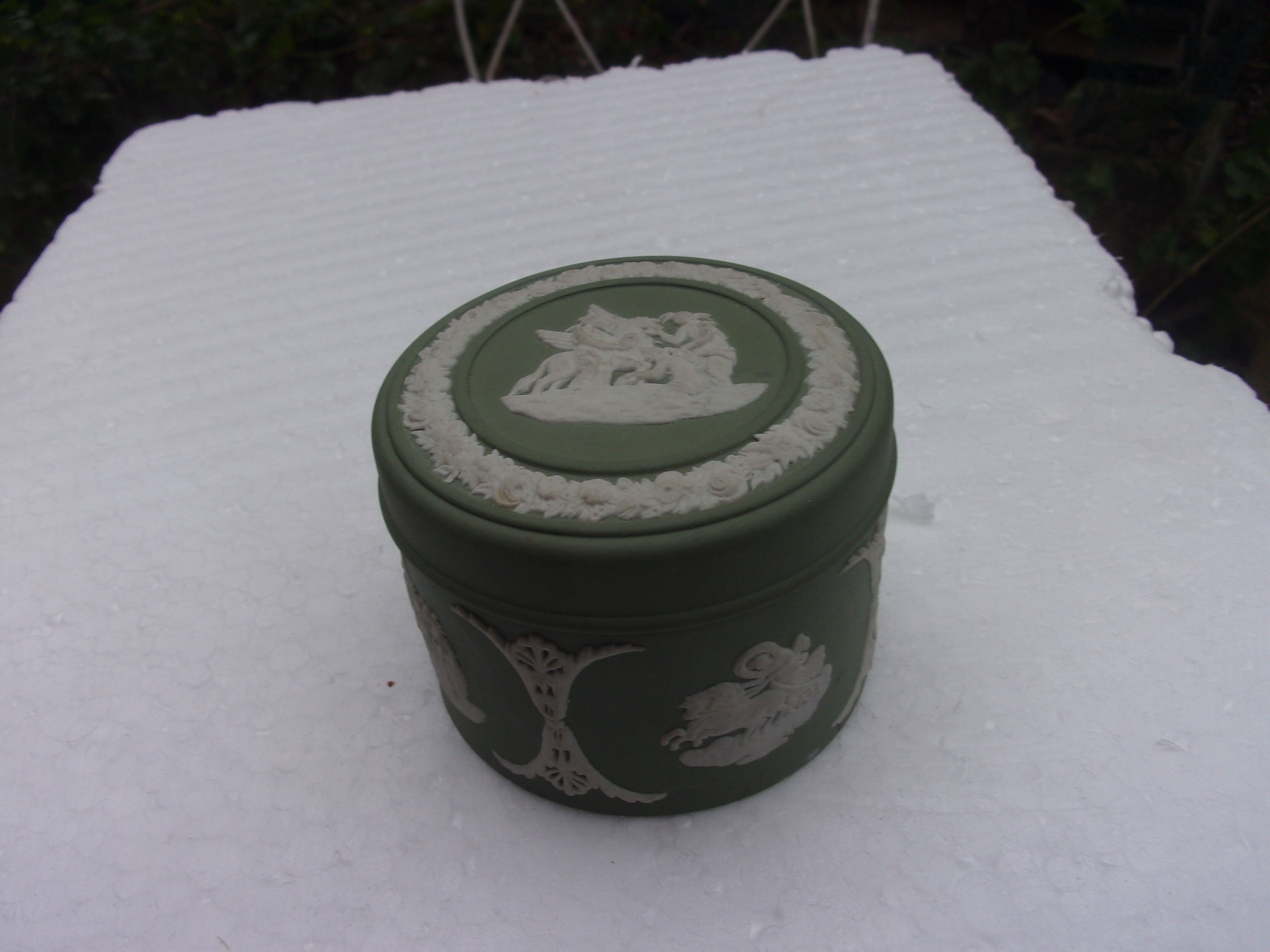 Boite a bijoux ancienne porcelaine wedgwood verte