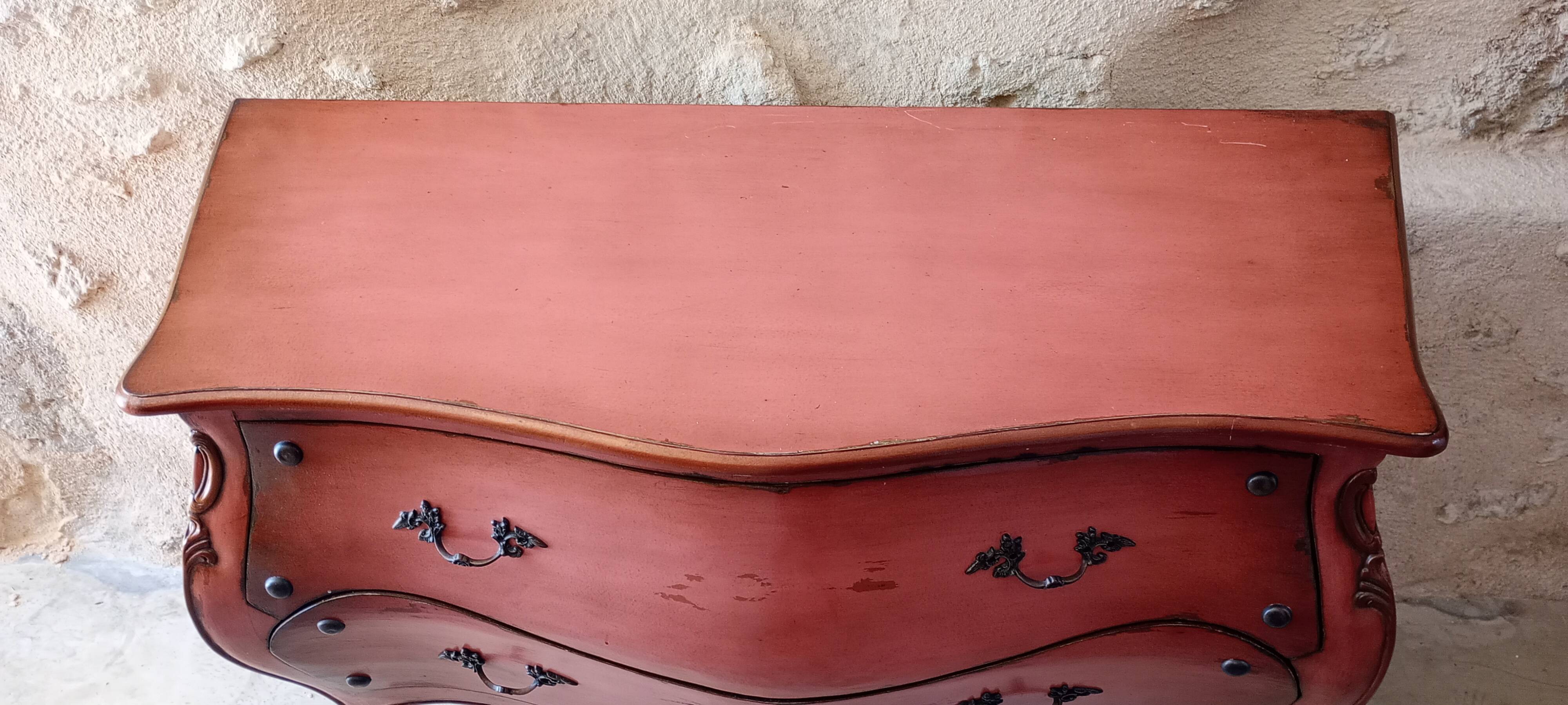 Louis XV commode style