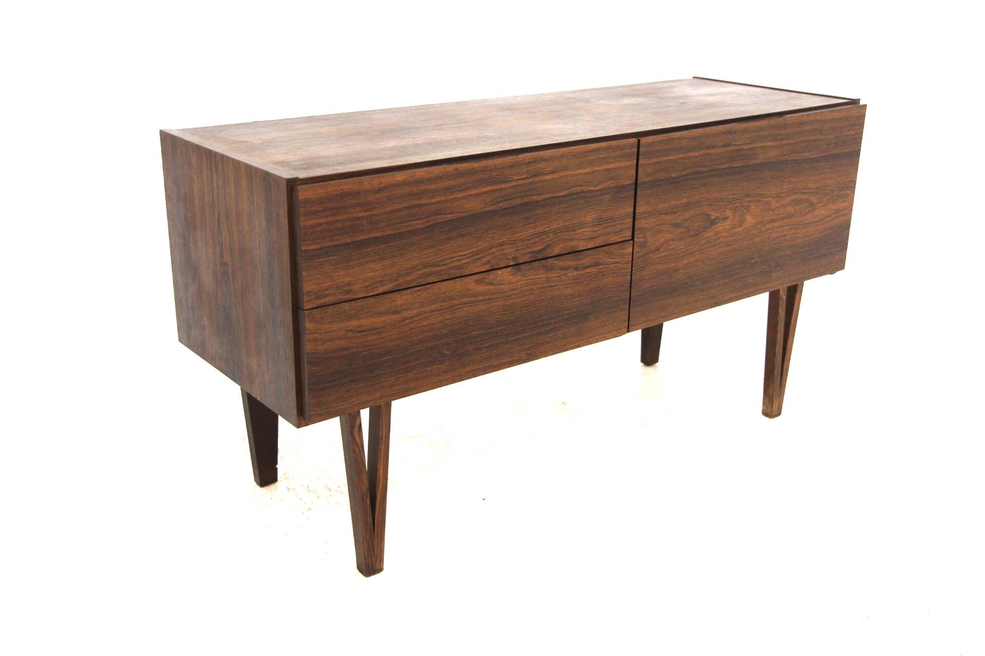 Scandinavian chest of drawers in rosewood, Lundberg & Söner, Rottne, Sweden, 1960