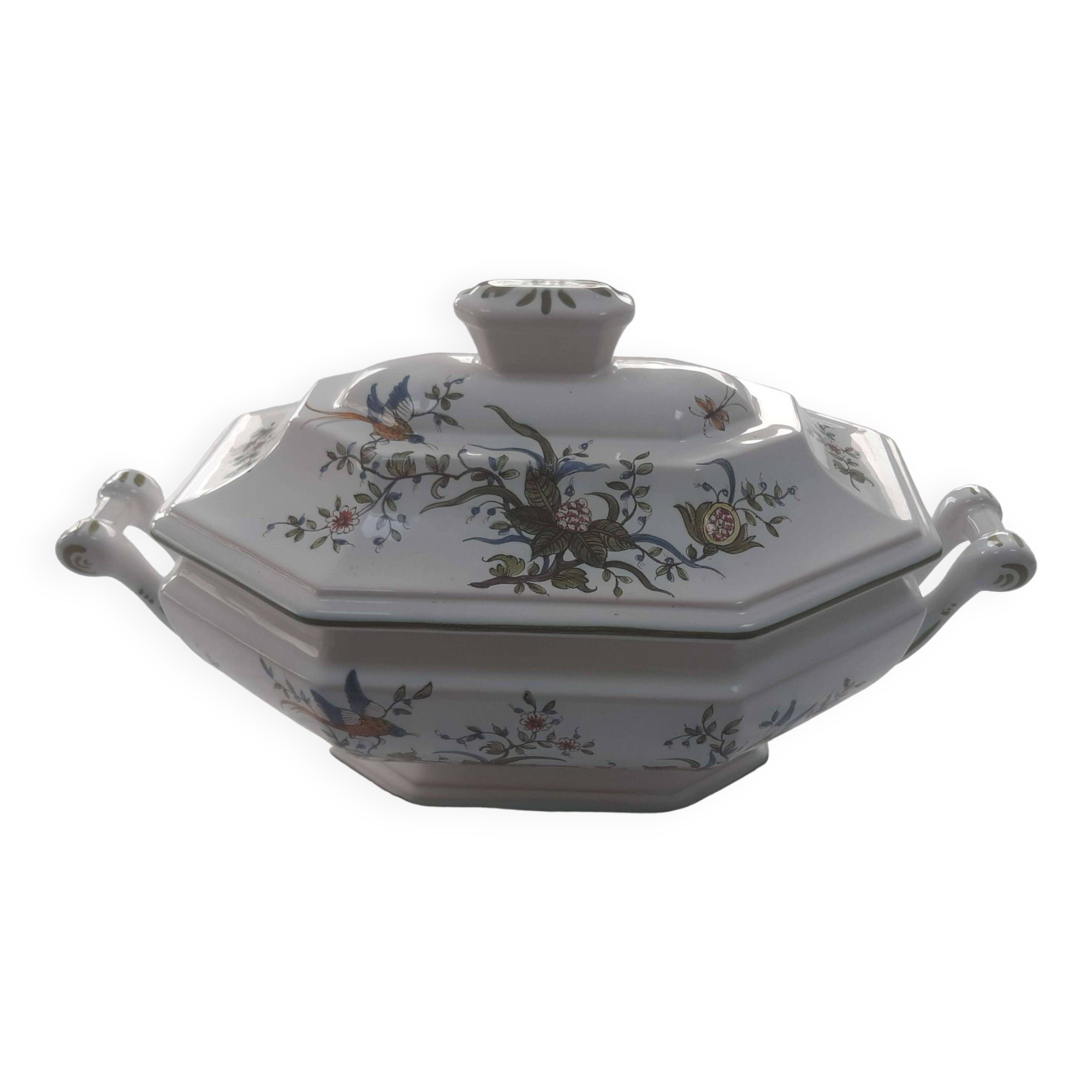 Lallier earthenware soup tureen in Moustiers