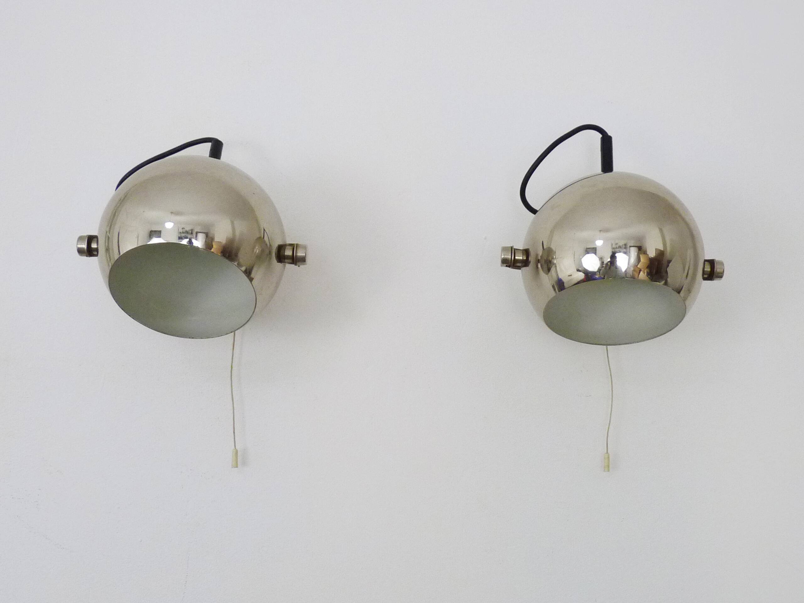 Pair of tilting eyeball chrome wall lights. Diameter 20cm - 7.87"