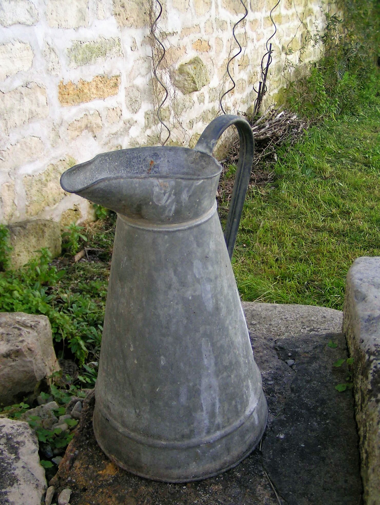 Broc a water in zinc