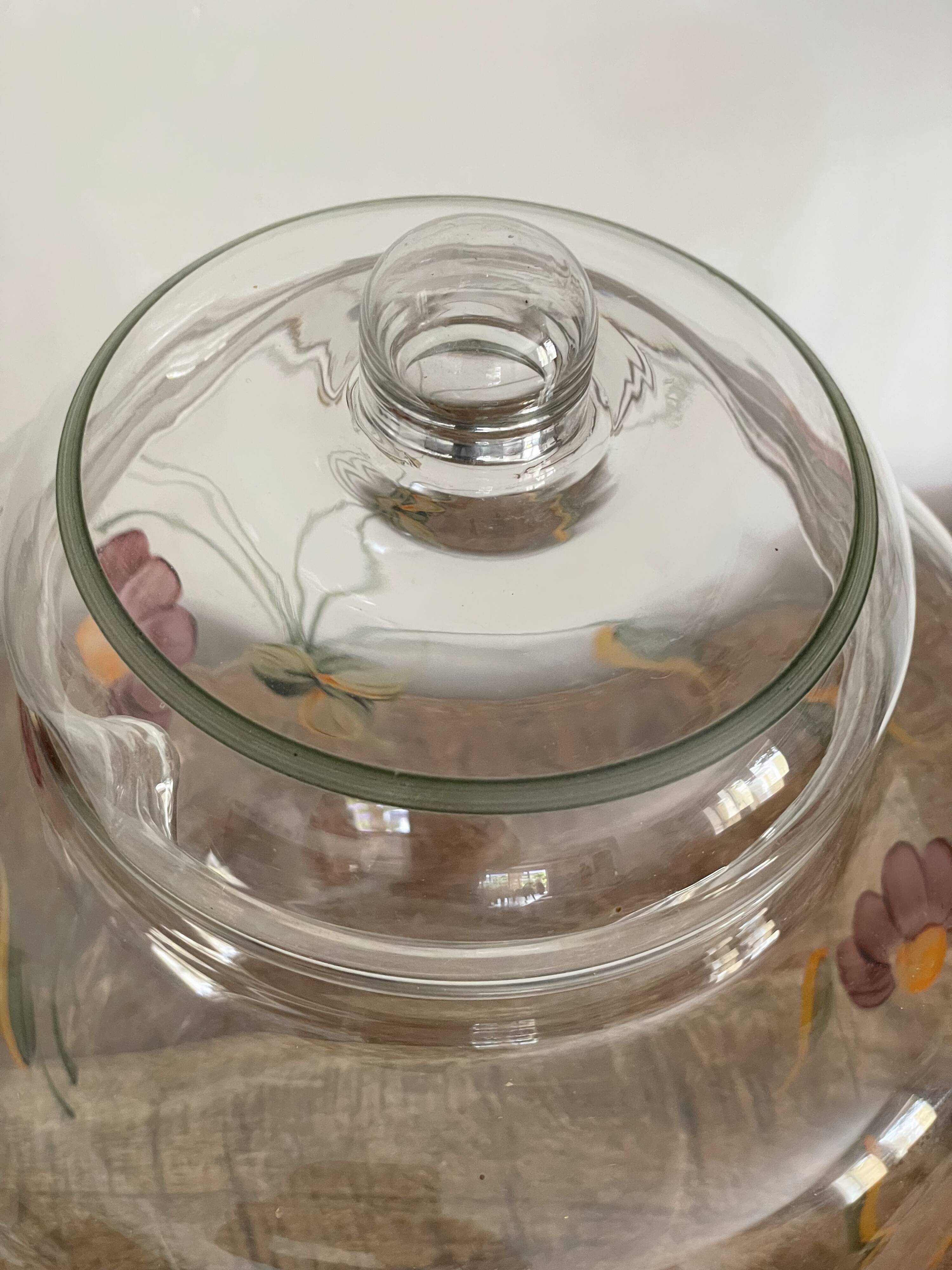 Large crystal jar with floral decoration