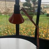 Architect's lamp in burgundy red metal, adjustable and articulated vintage