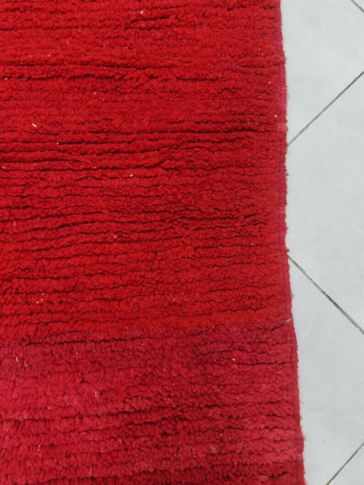 Tapis marocain rouge en laine 250cmx150cm
