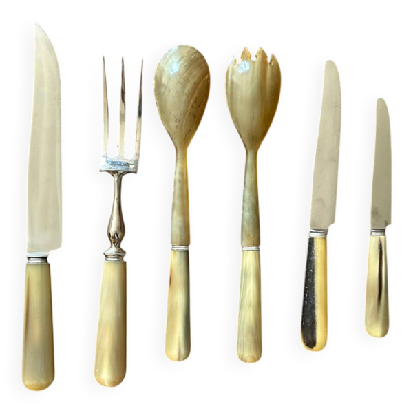 Ménagère de table en os - 28 pièces
