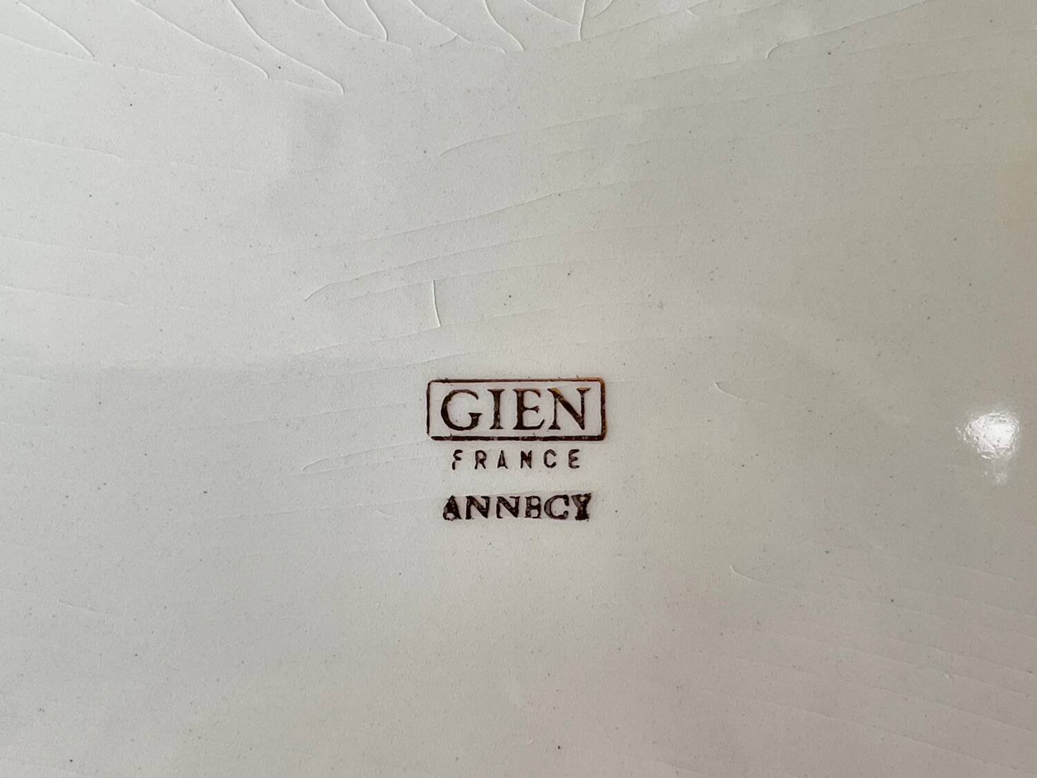 Large fish platter with its sauce boat, annecy model, vintage gien.