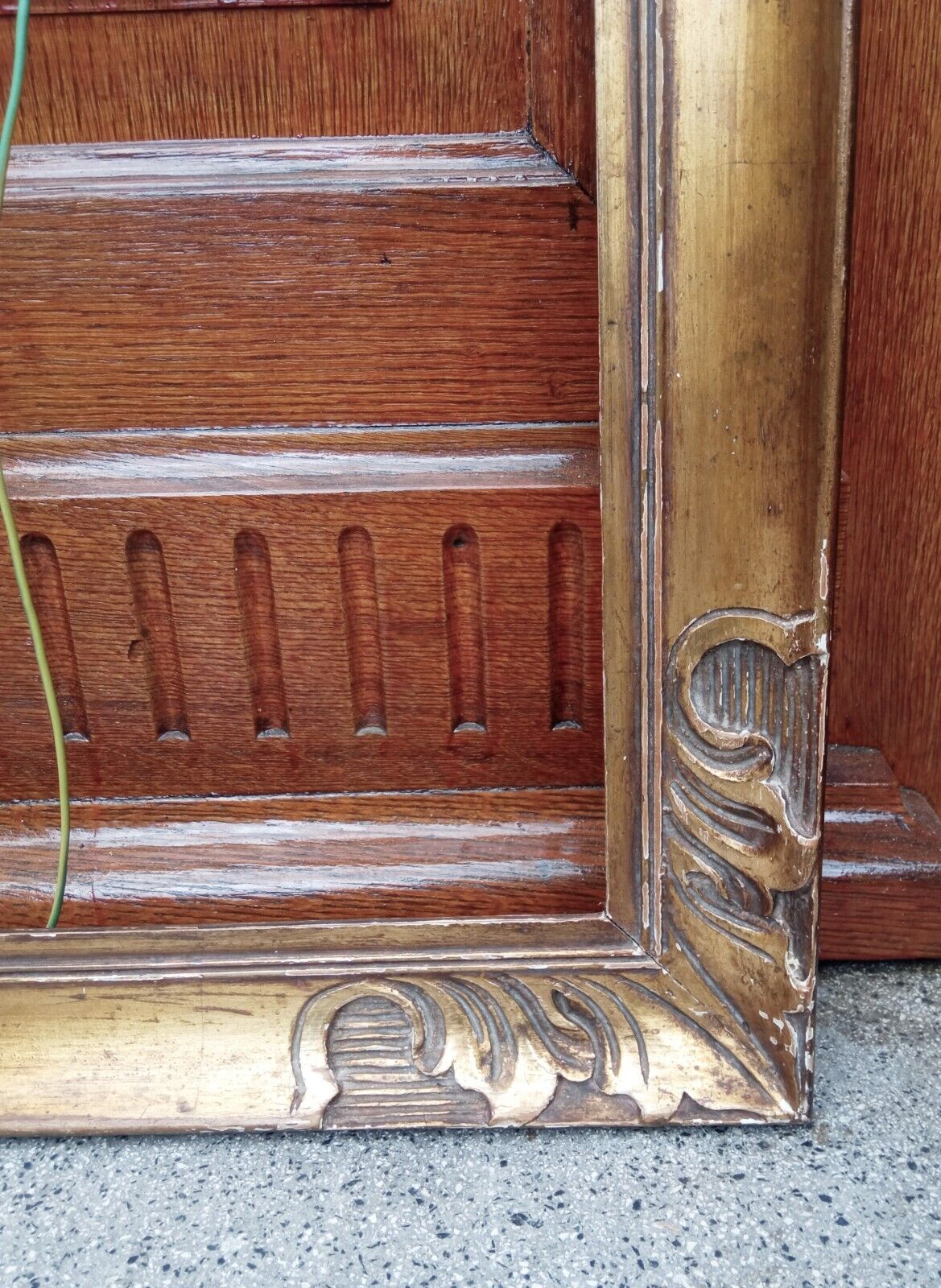 Old Montparnasse frame with keys and gilded leaf - Format 15 P - circa 1950